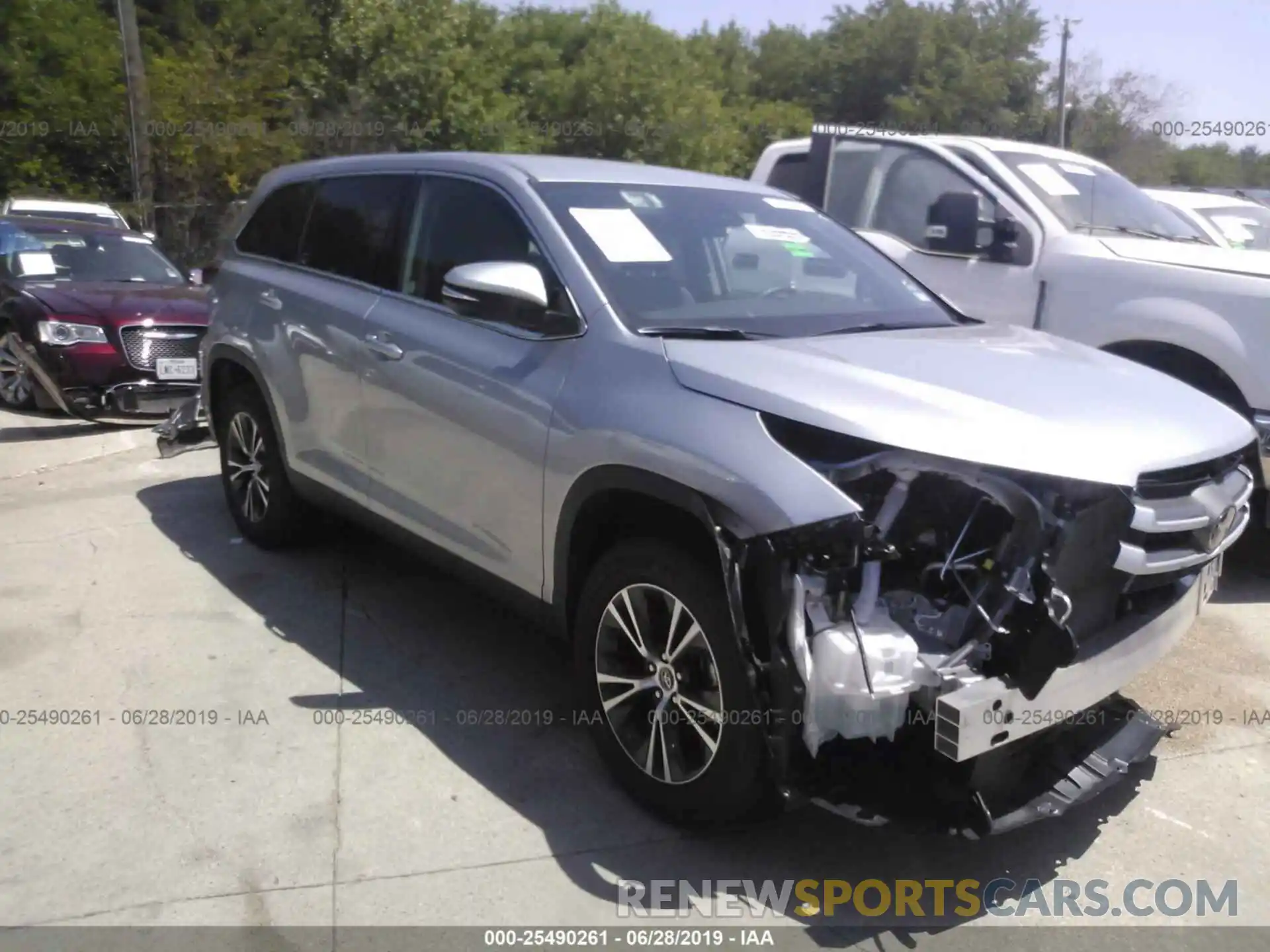 1 Photograph of a damaged car 5TDZZRFH4KS313146 TOYOTA HIGHLANDER 2019