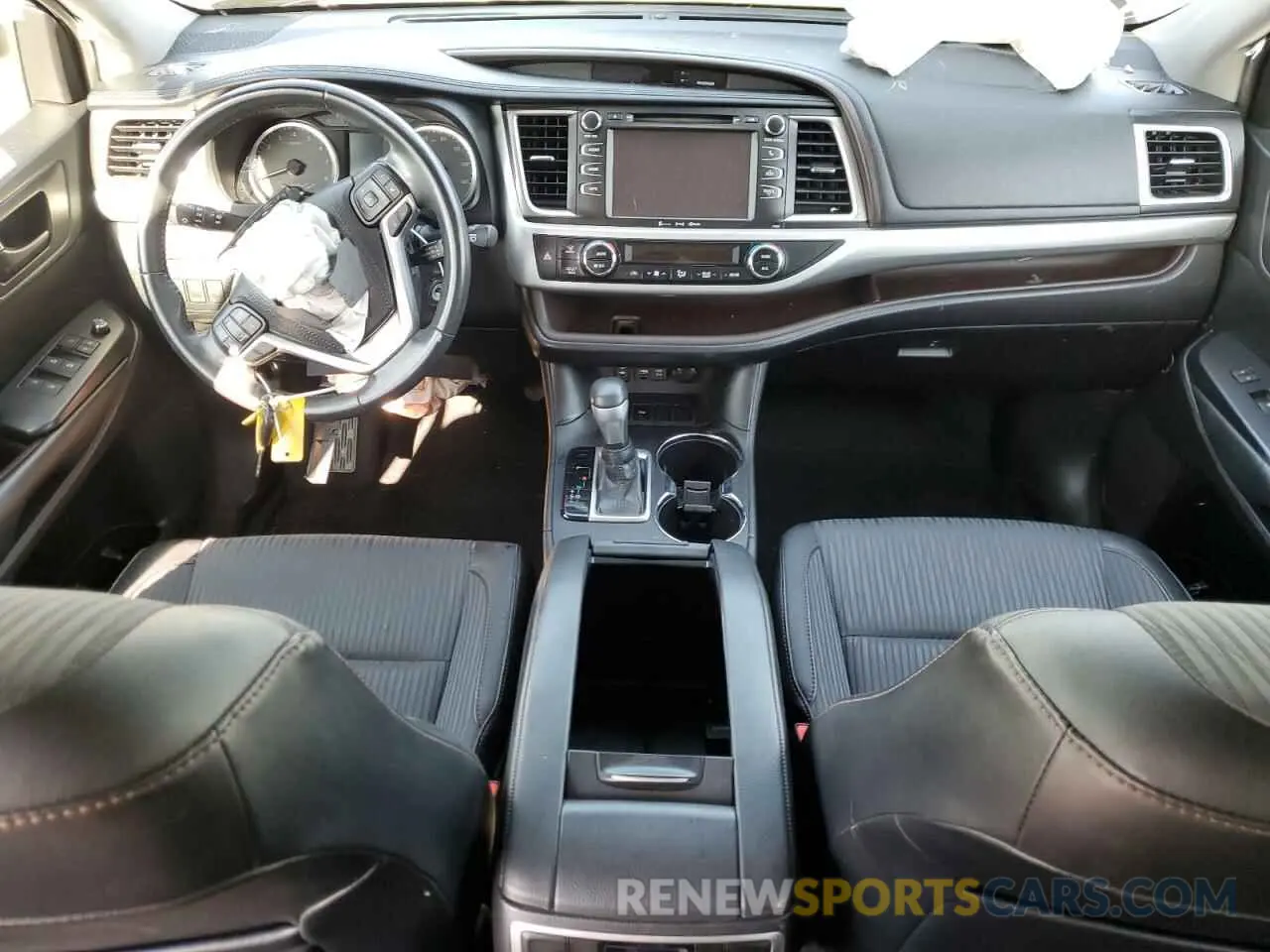 8 Photograph of a damaged car 5TDZZRFH4KS316922 TOYOTA HIGHLANDER 2019
