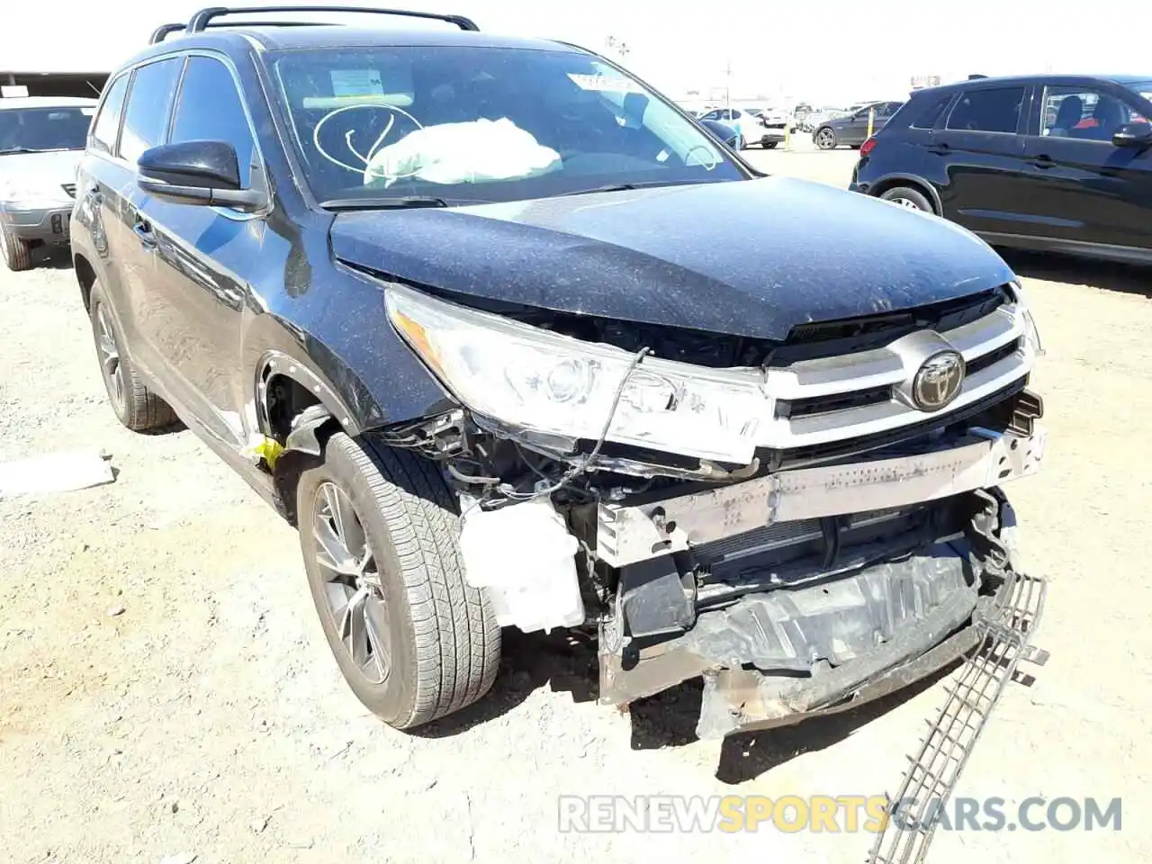 9 Photograph of a damaged car 5TDZZRFH4KS318296 TOYOTA HIGHLANDER 2019