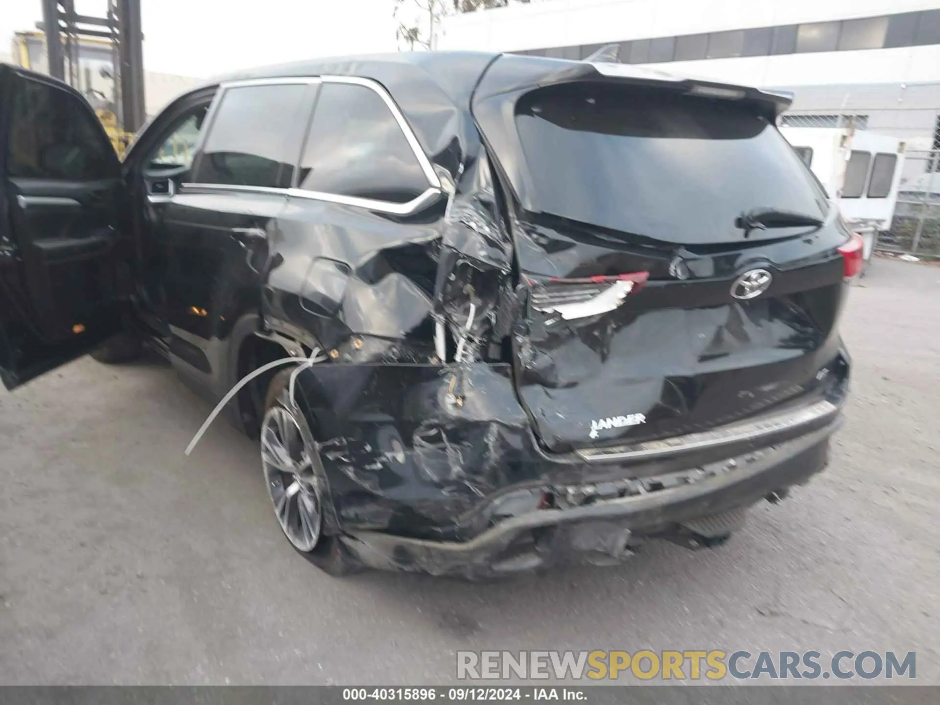 6 Photograph of a damaged car 5TDZZRFH4KS324809 TOYOTA HIGHLANDER 2019