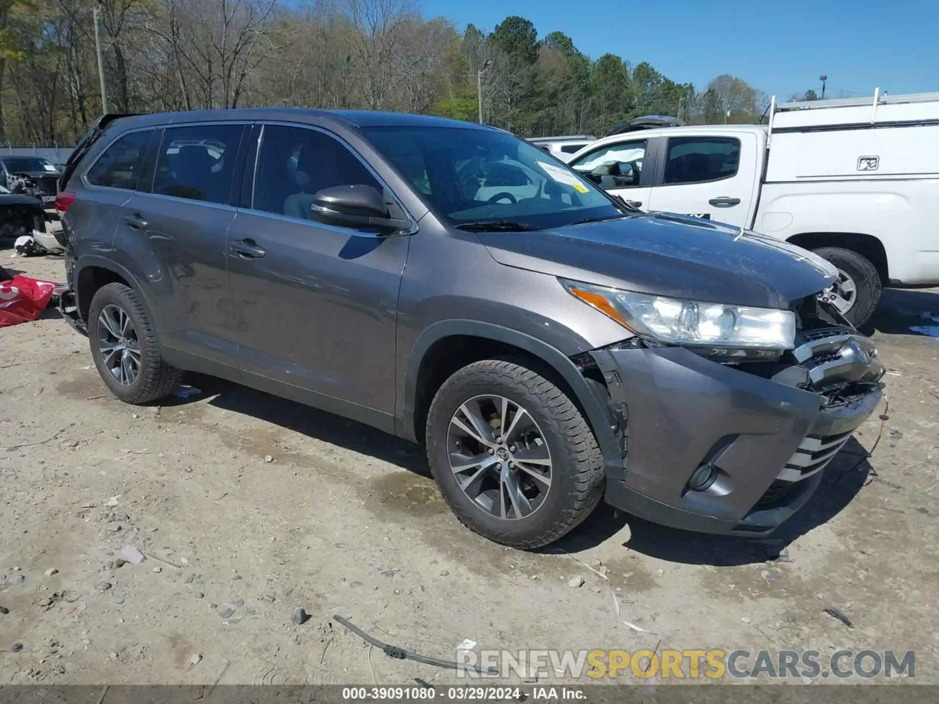 1 Photograph of a damaged car 5TDZZRFH4KS336359 TOYOTA HIGHLANDER 2019