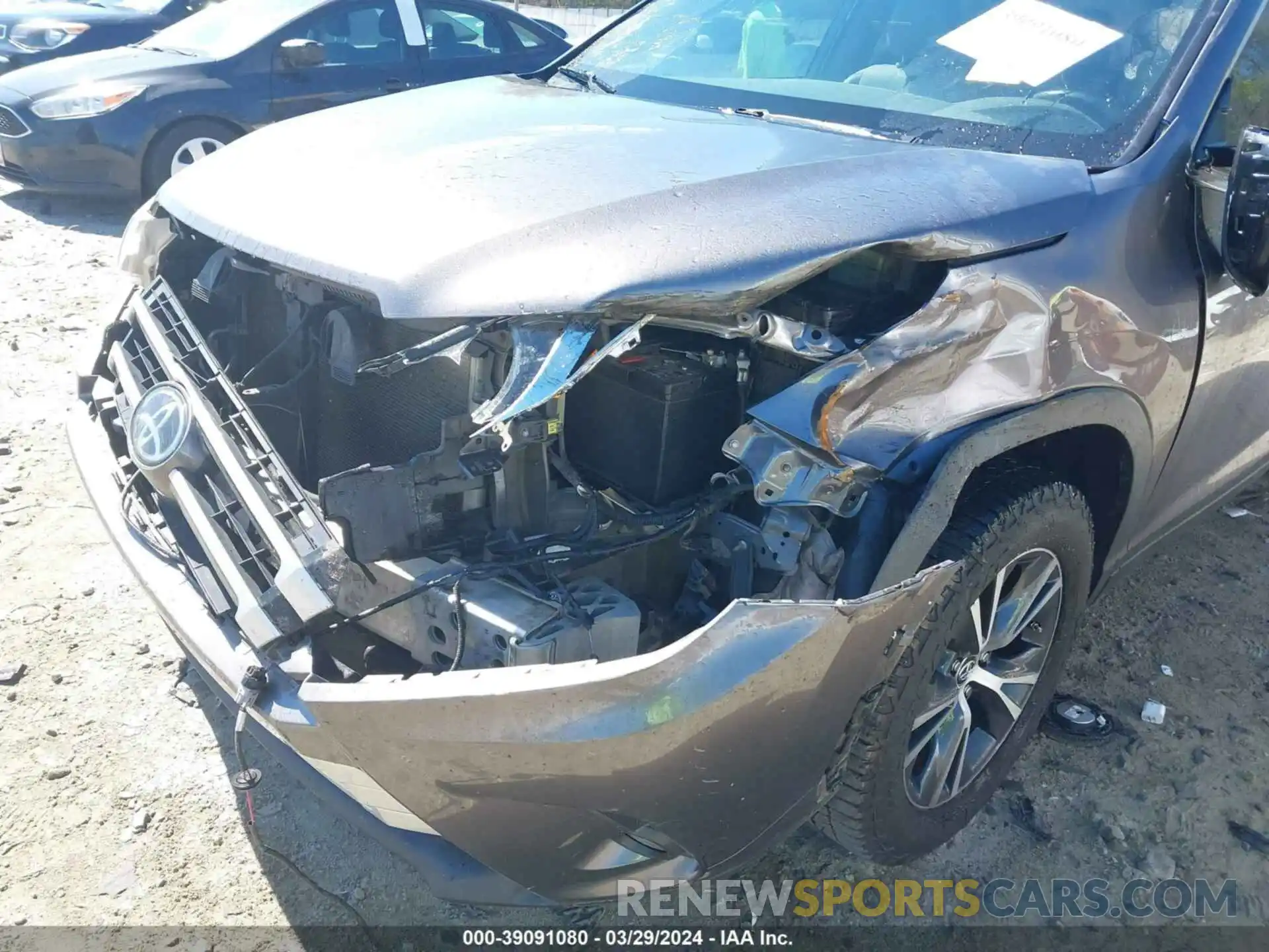 6 Photograph of a damaged car 5TDZZRFH4KS336359 TOYOTA HIGHLANDER 2019