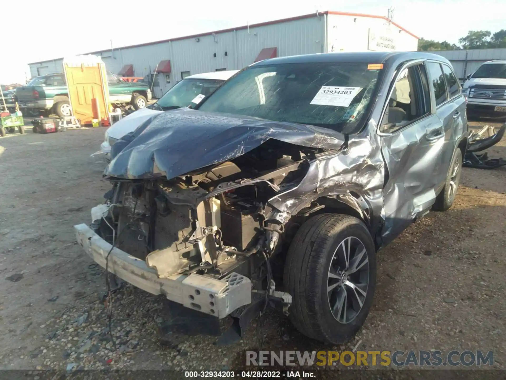 6 Photograph of a damaged car 5TDZZRFH4KS340346 TOYOTA HIGHLANDER 2019