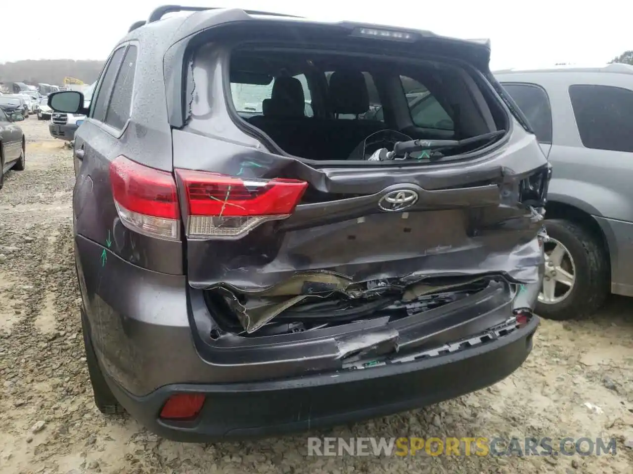 9 Photograph of a damaged car 5TDZZRFH4KS354750 TOYOTA HIGHLANDER 2019