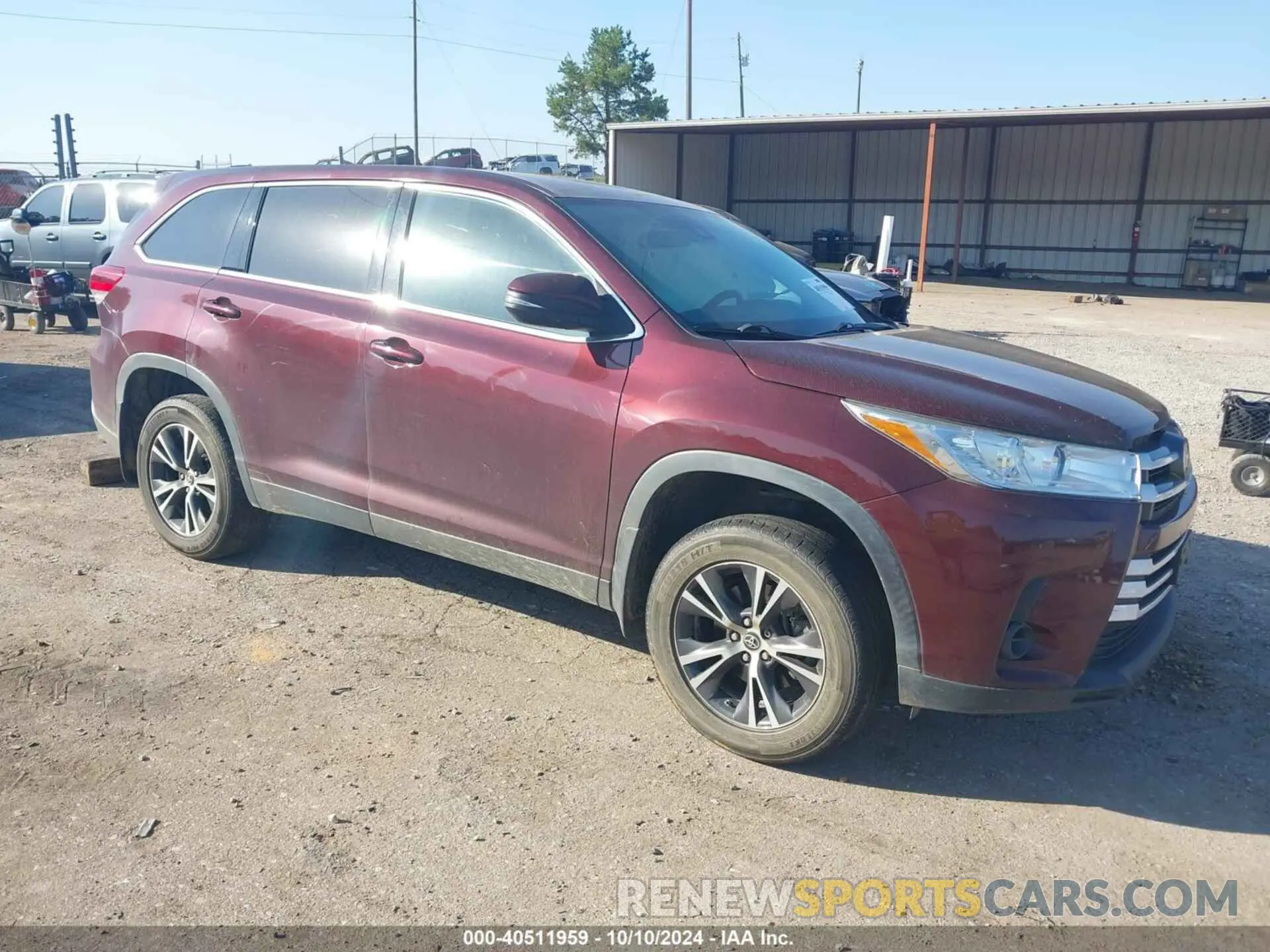 1 Photograph of a damaged car 5TDZZRFH4KS354778 TOYOTA HIGHLANDER 2019