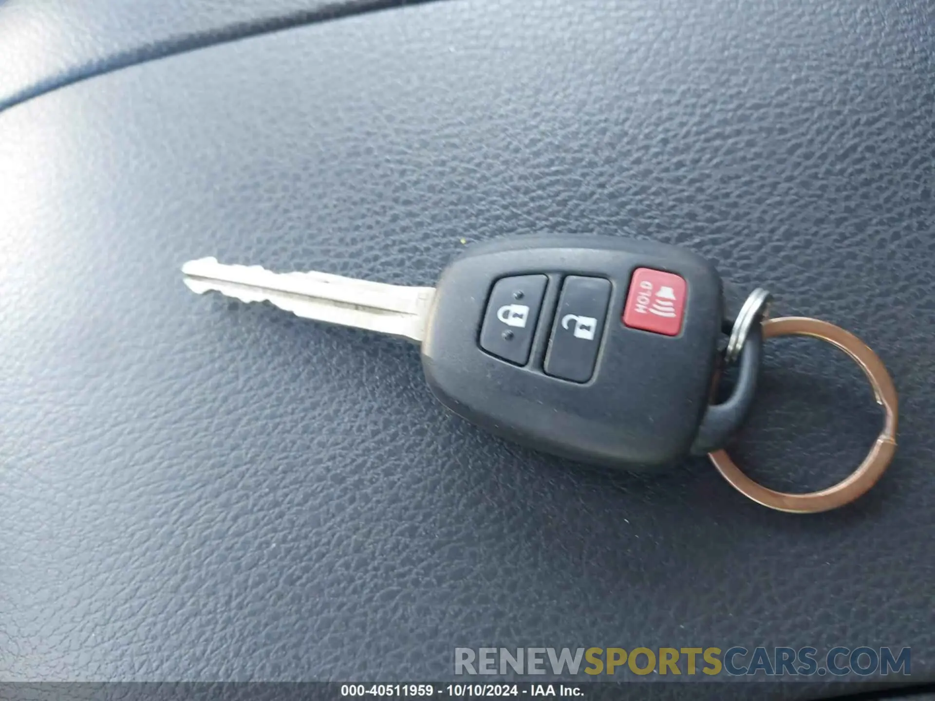 11 Photograph of a damaged car 5TDZZRFH4KS354778 TOYOTA HIGHLANDER 2019