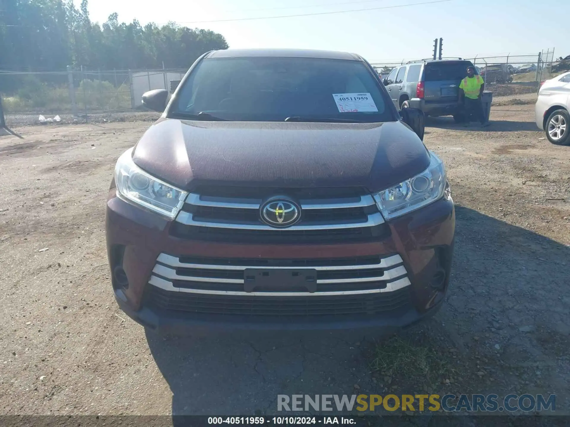 12 Photograph of a damaged car 5TDZZRFH4KS354778 TOYOTA HIGHLANDER 2019