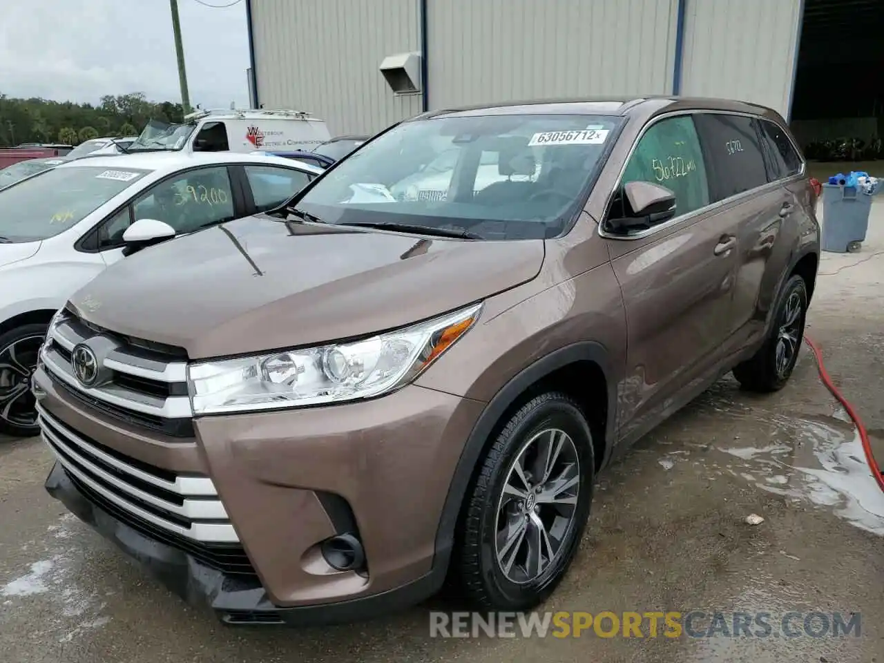 2 Photograph of a damaged car 5TDZZRFH4KS355459 TOYOTA HIGHLANDER 2019