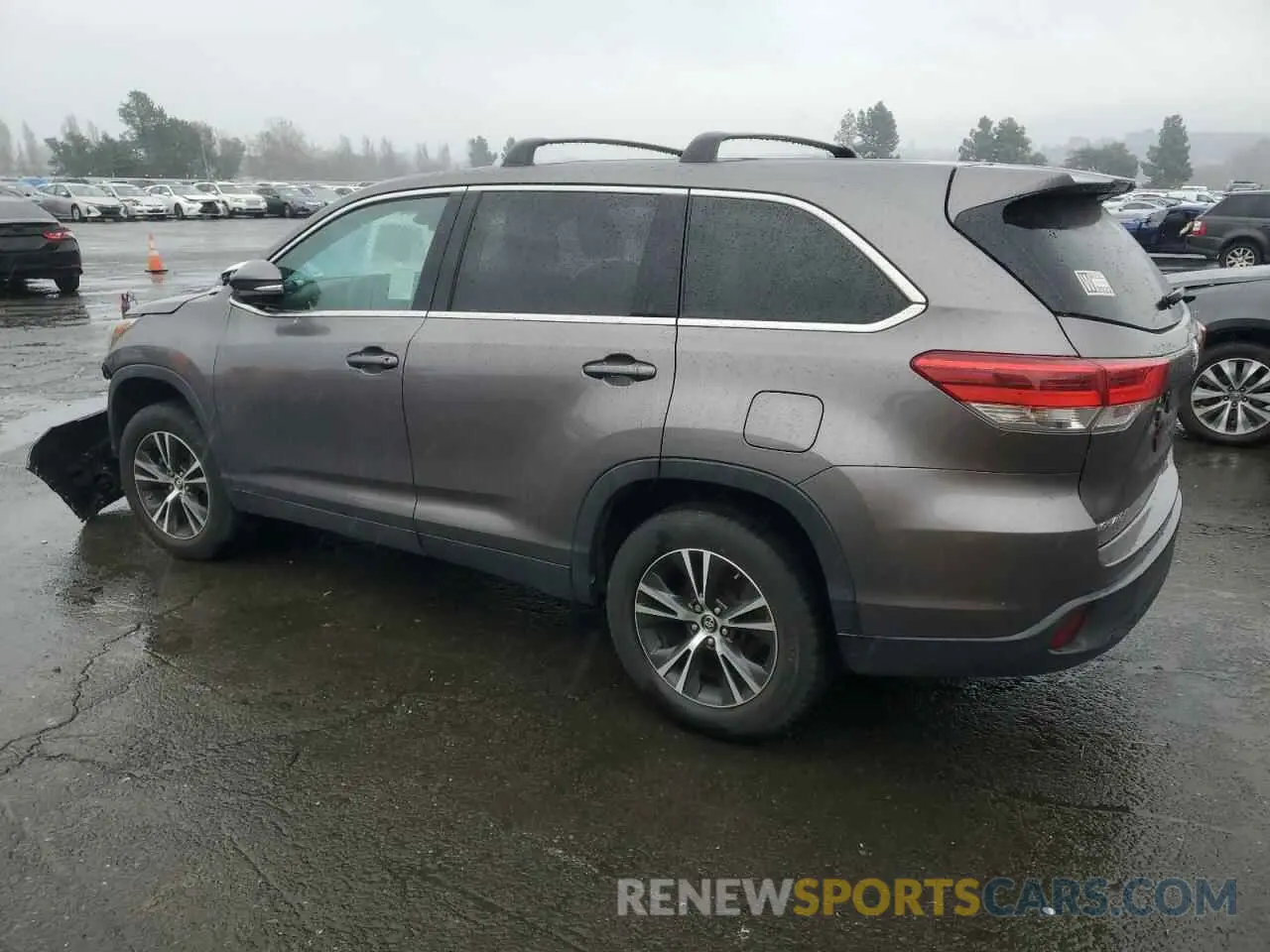 2 Photograph of a damaged car 5TDZZRFH4KS362928 TOYOTA HIGHLANDER 2019