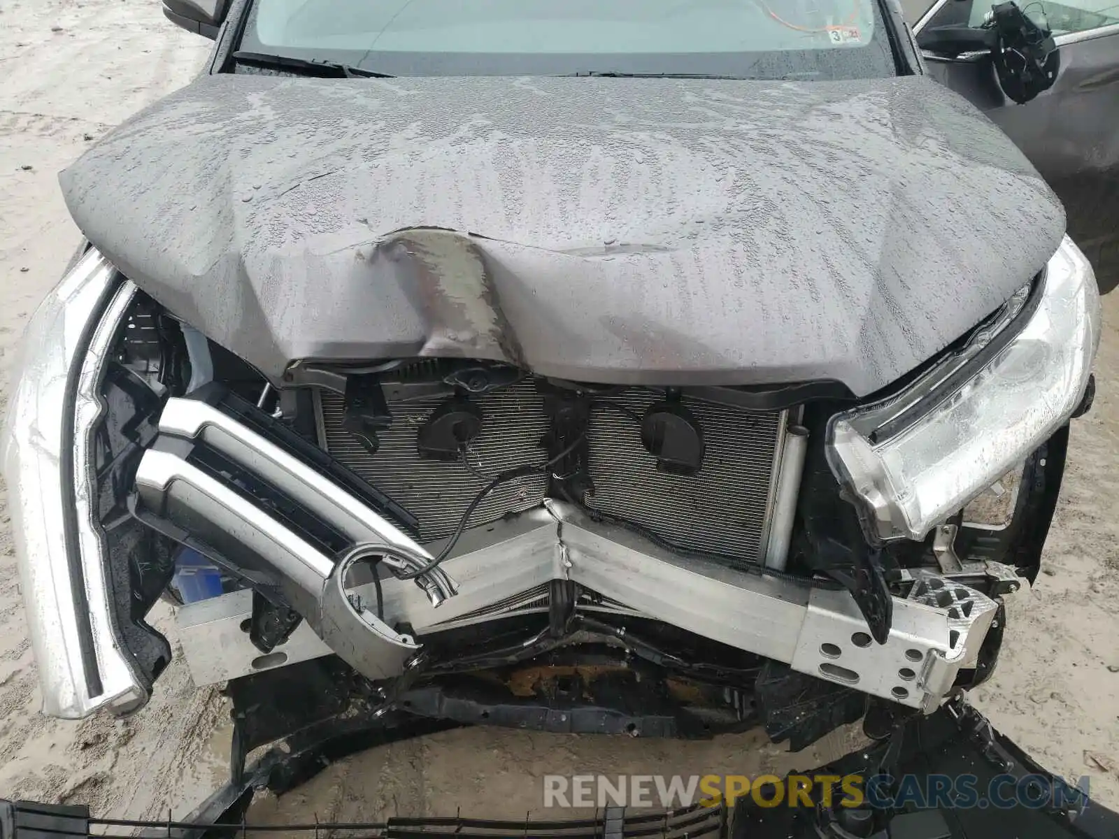 7 Photograph of a damaged car 5TDZZRFH4KS364551 TOYOTA HIGHLANDER 2019