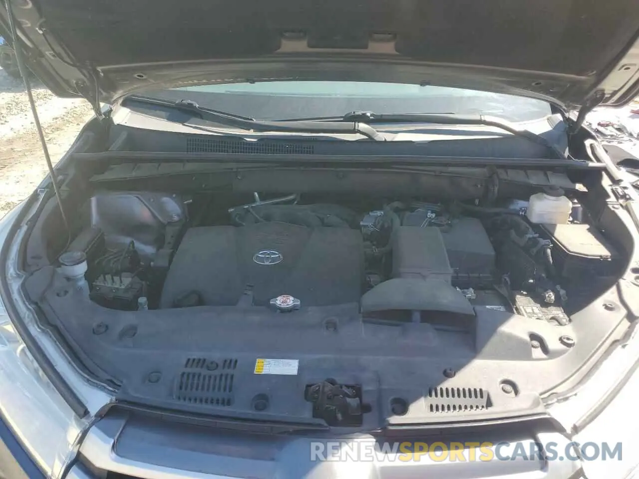 12 Photograph of a damaged car 5TDZZRFH4KS364808 TOYOTA HIGHLANDER 2019