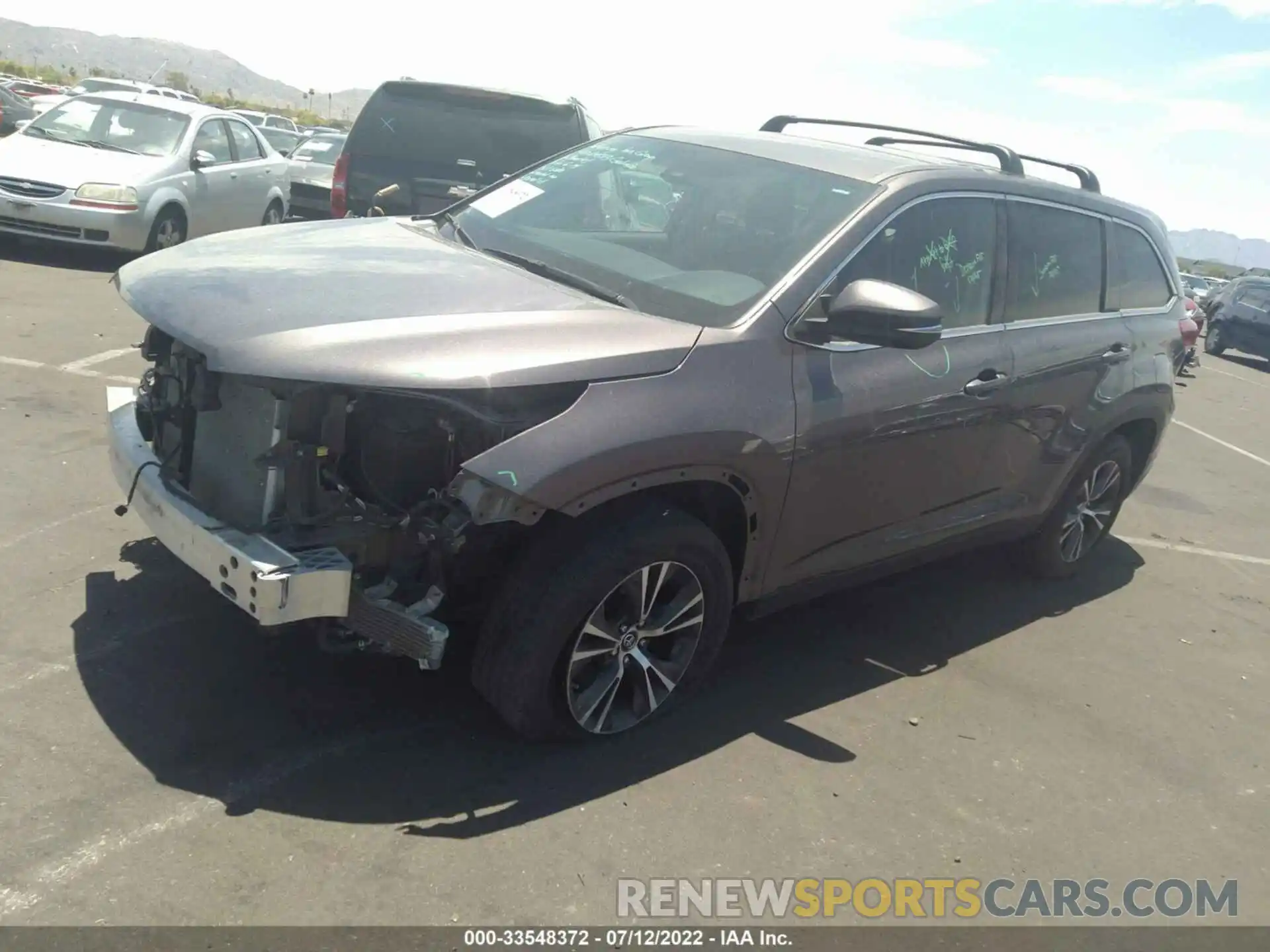 2 Photograph of a damaged car 5TDZZRFH4KS365179 TOYOTA HIGHLANDER 2019