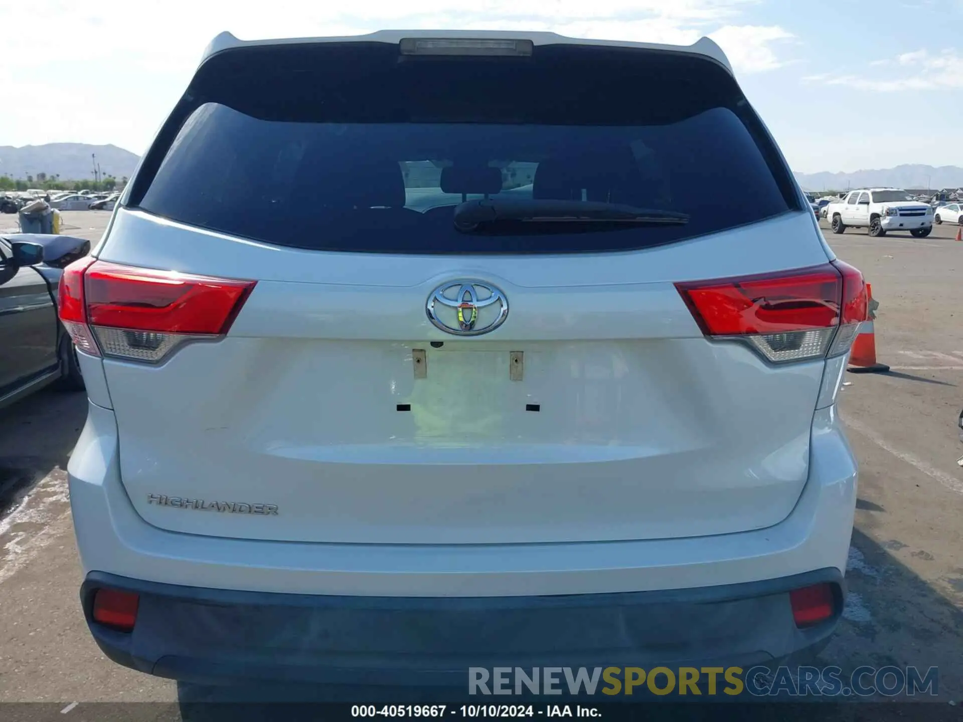 16 Photograph of a damaged car 5TDZZRFH4KS366848 TOYOTA HIGHLANDER 2019