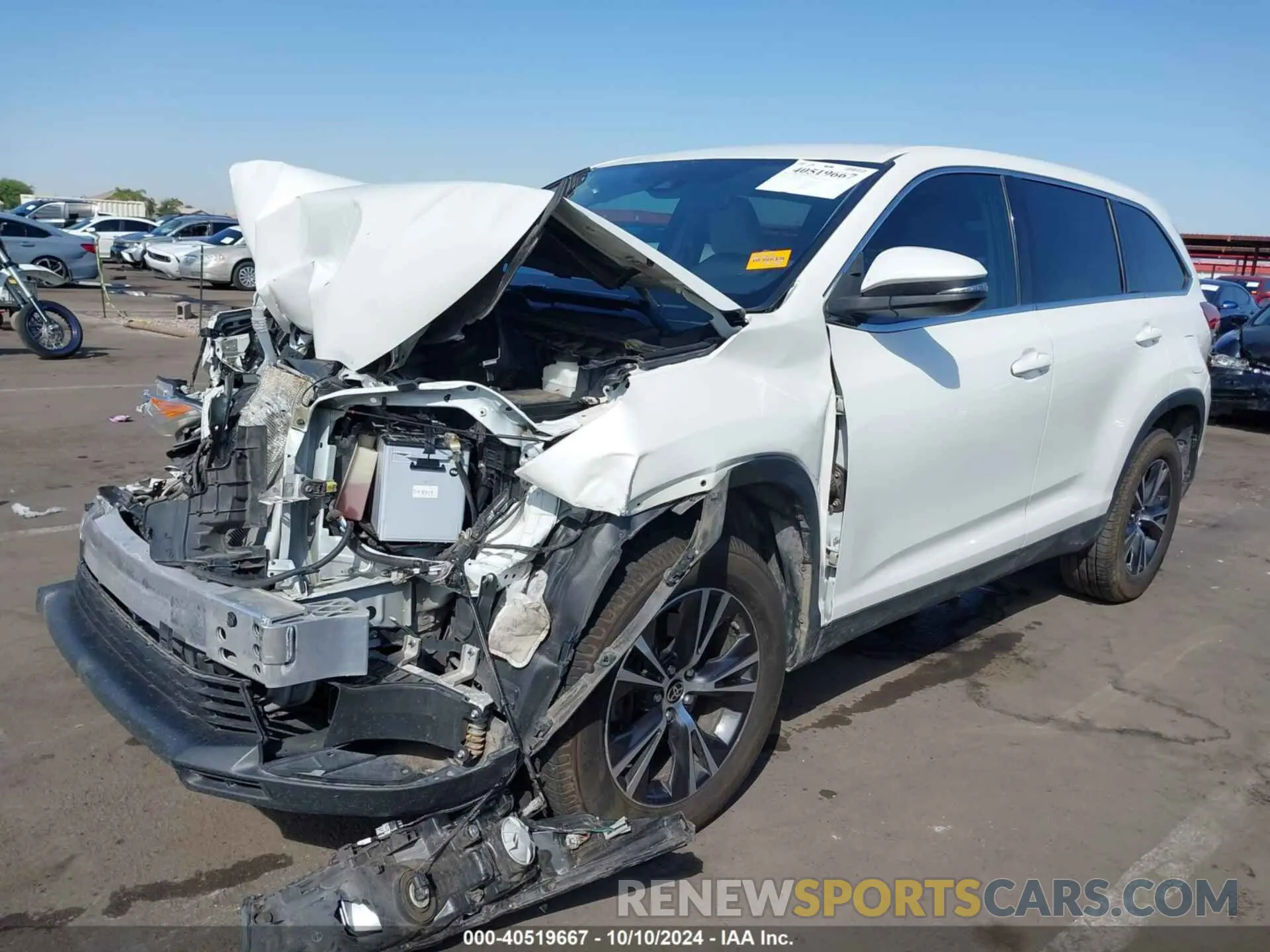 2 Photograph of a damaged car 5TDZZRFH4KS366848 TOYOTA HIGHLANDER 2019
