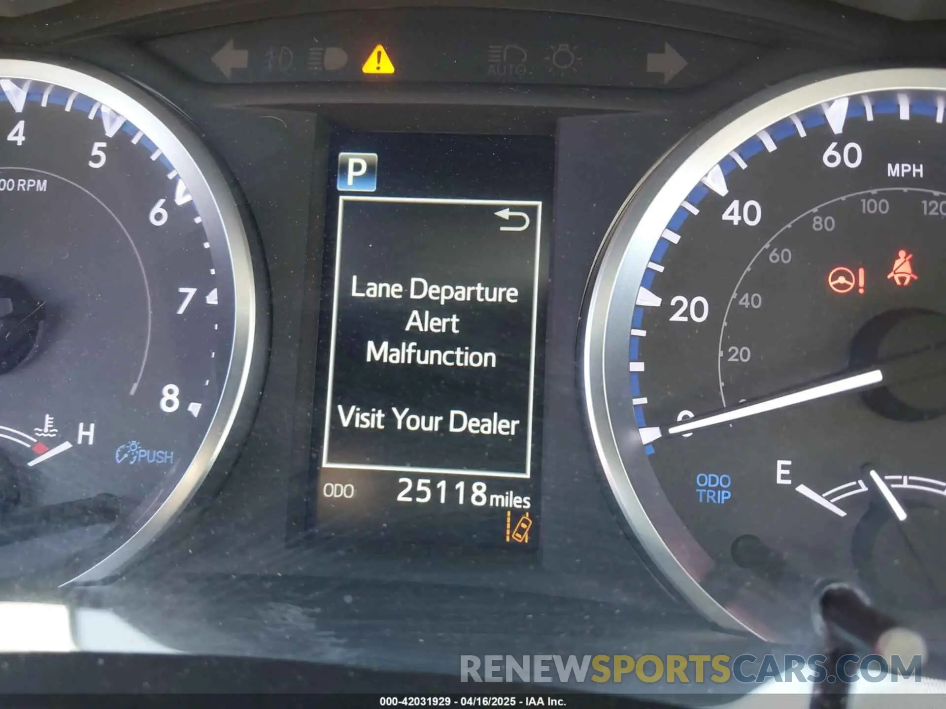 16 Photograph of a damaged car 5TDZZRFH4KS367045 TOYOTA HIGHLANDER 2019