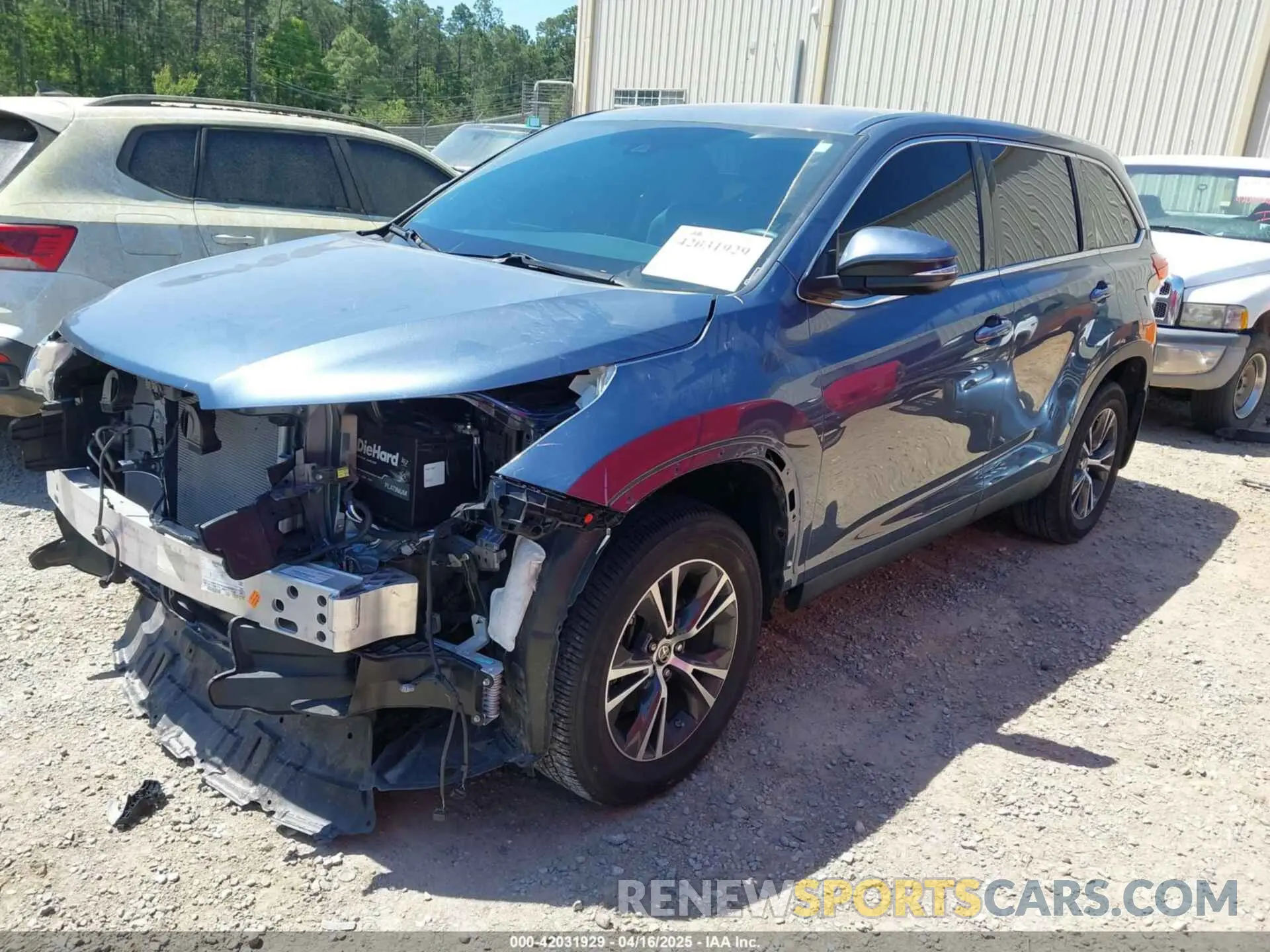2 Photograph of a damaged car 5TDZZRFH4KS367045 TOYOTA HIGHLANDER 2019