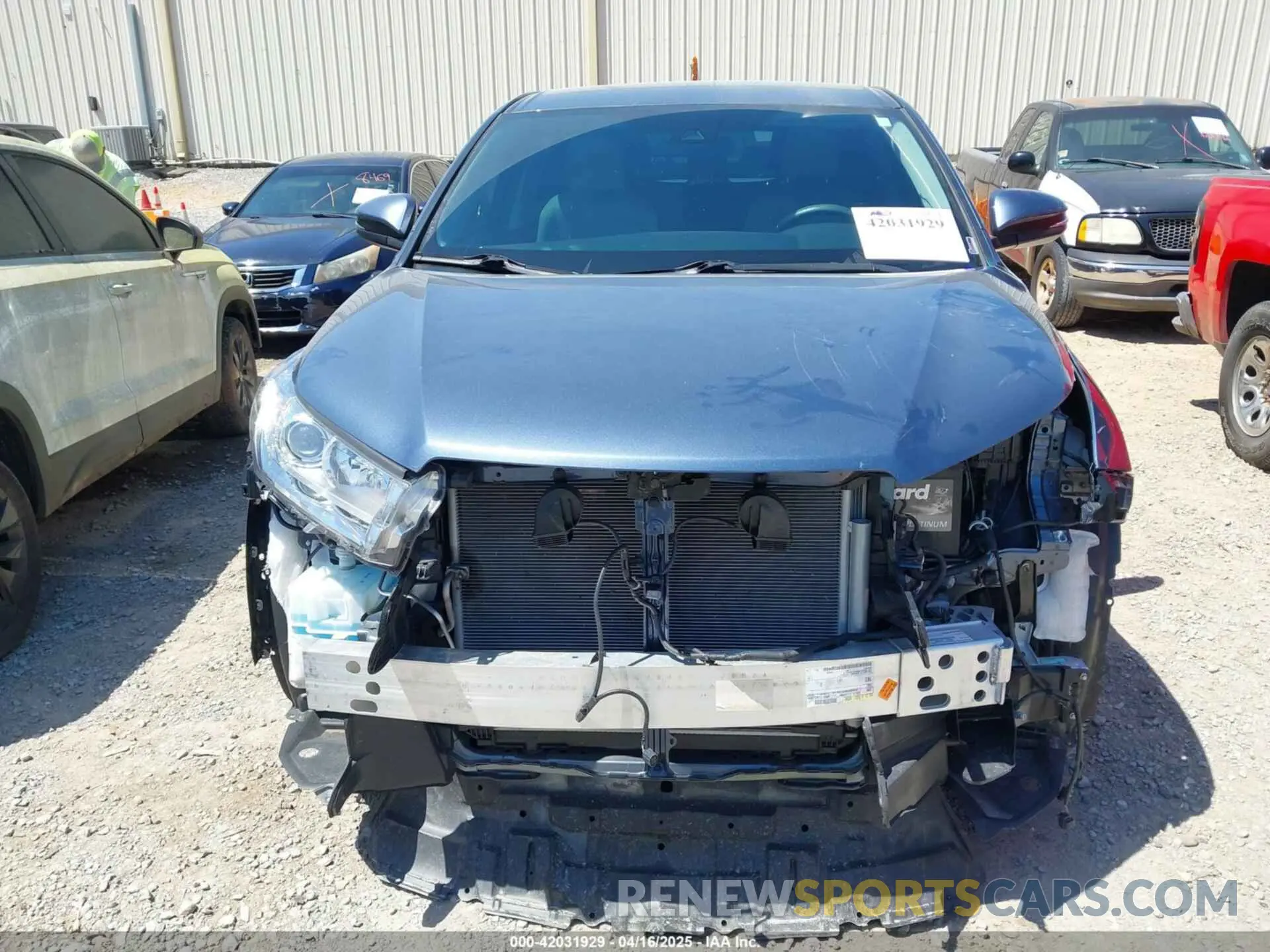 6 Photograph of a damaged car 5TDZZRFH4KS367045 TOYOTA HIGHLANDER 2019