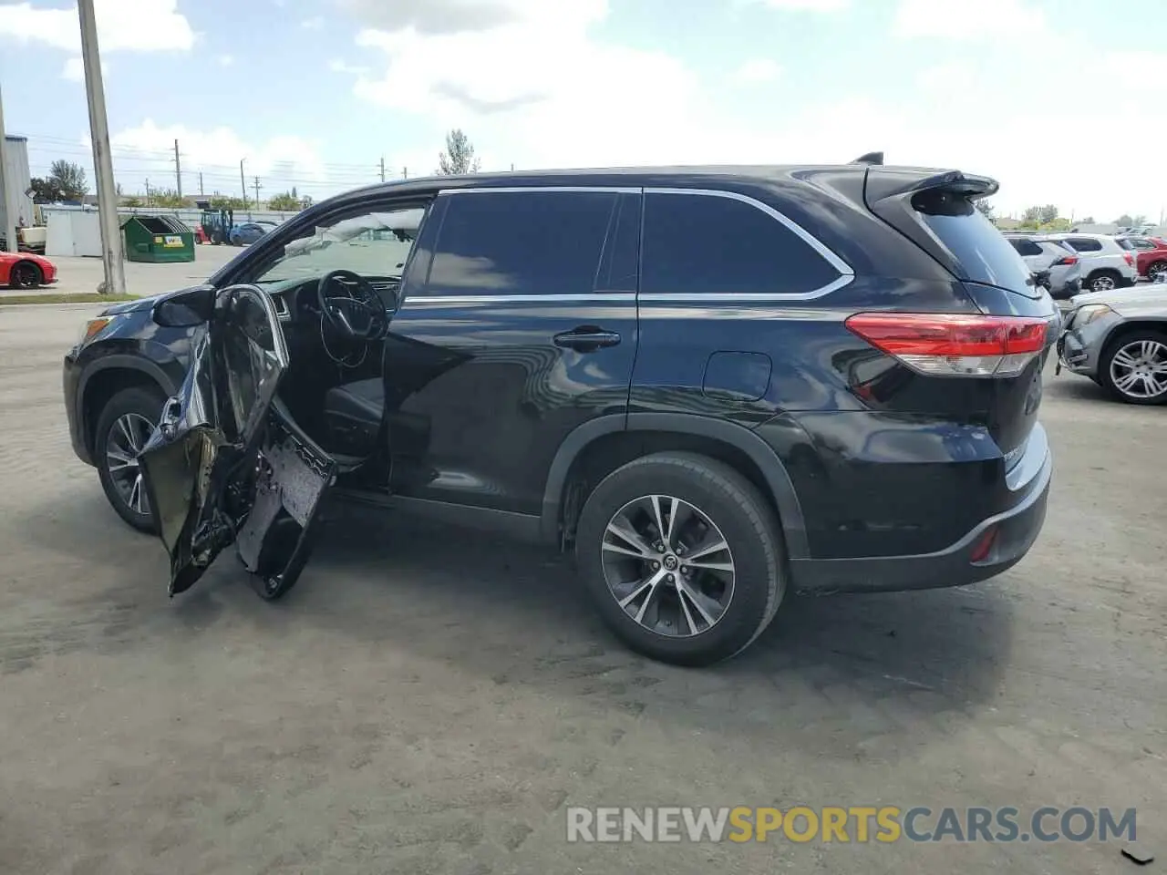 2 Photograph of a damaged car 5TDZZRFH5KS292582 TOYOTA HIGHLANDER 2019