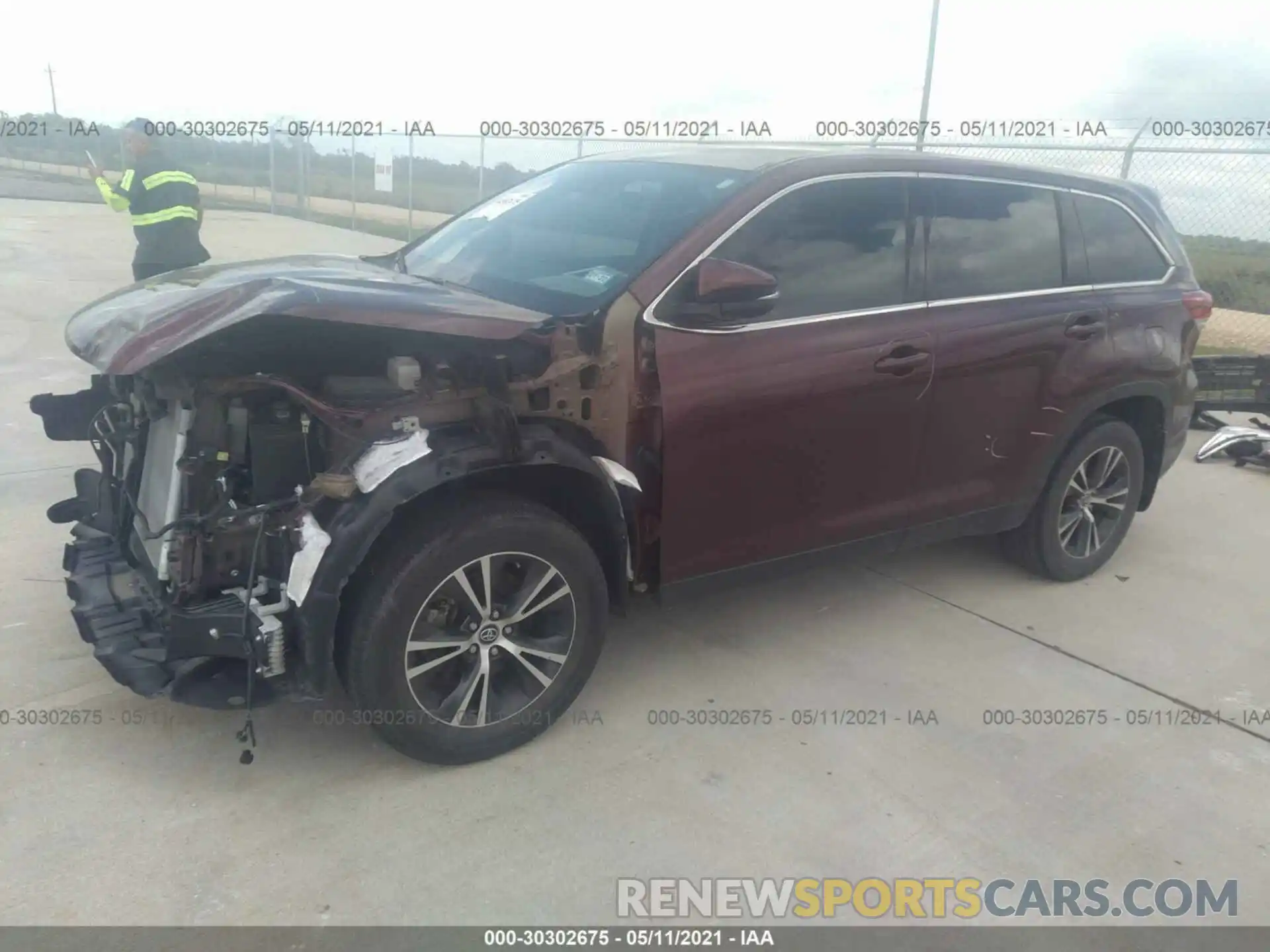 2 Photograph of a damaged car 5TDZZRFH5KS295224 TOYOTA HIGHLANDER 2019