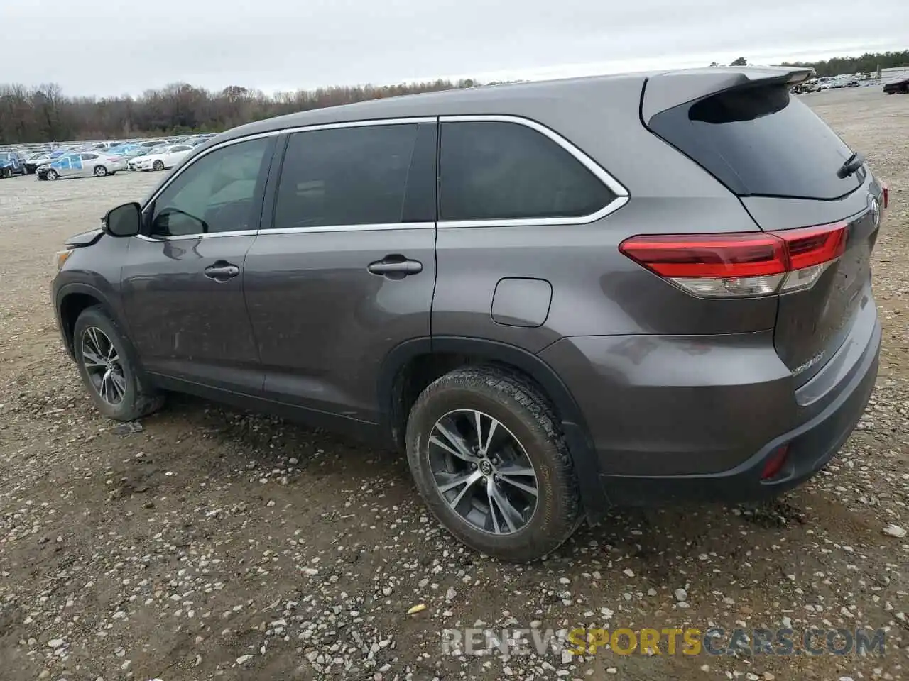 2 Photograph of a damaged car 5TDZZRFH5KS302401 TOYOTA HIGHLANDER 2019