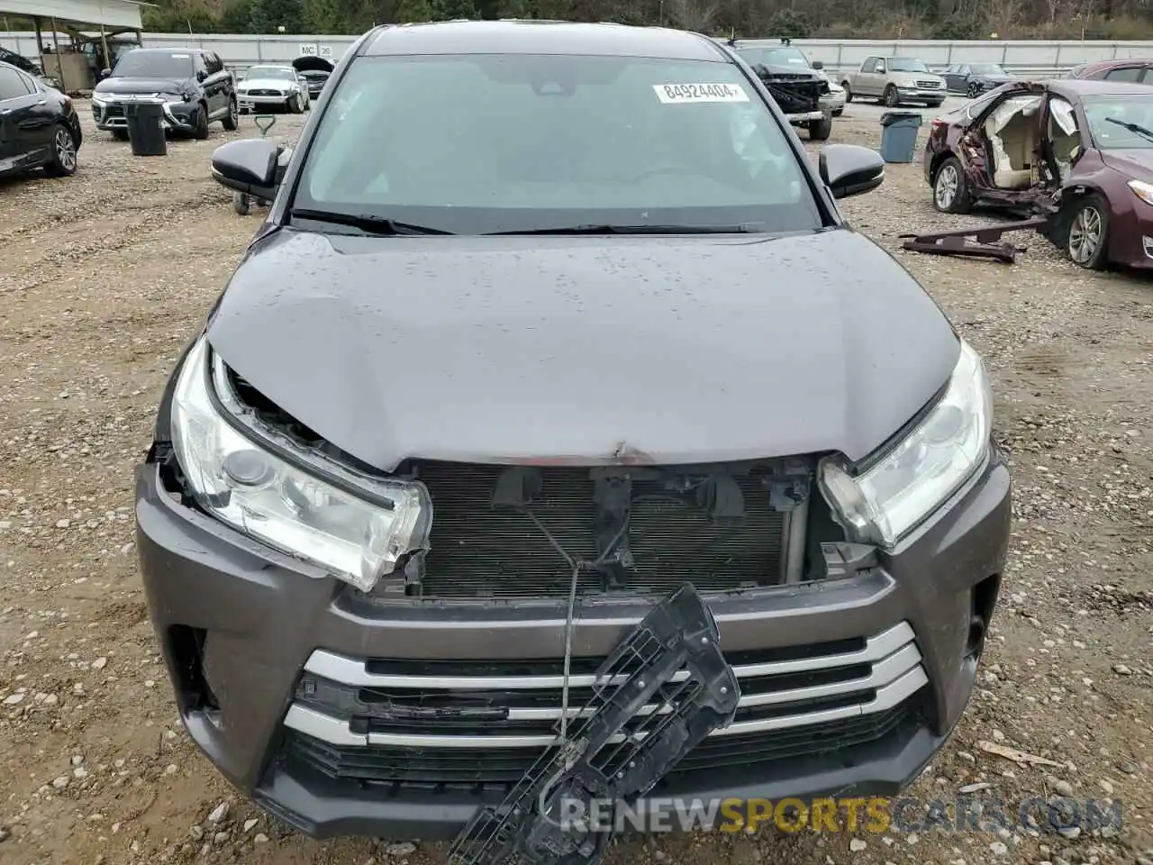 5 Photograph of a damaged car 5TDZZRFH5KS302401 TOYOTA HIGHLANDER 2019