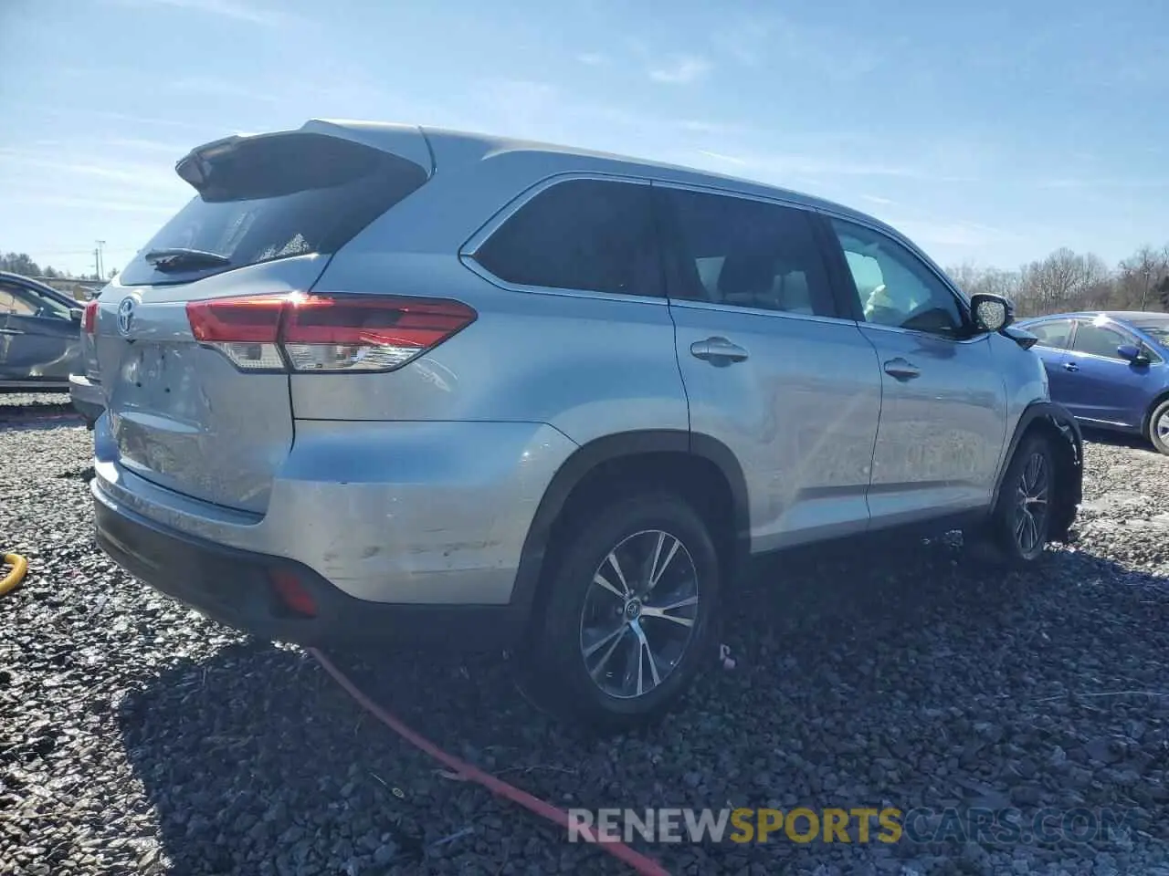 3 Photograph of a damaged car 5TDZZRFH5KS320364 TOYOTA HIGHLANDER 2019