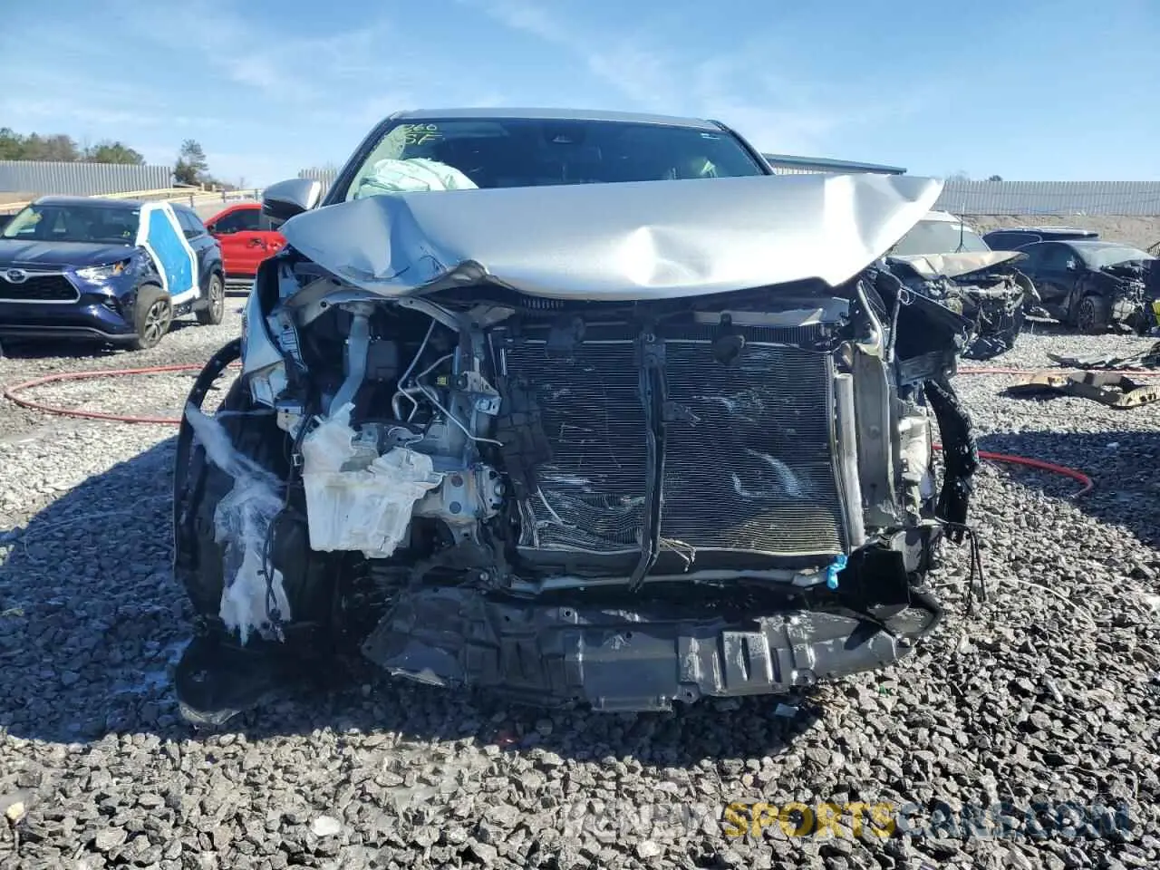 5 Photograph of a damaged car 5TDZZRFH5KS320364 TOYOTA HIGHLANDER 2019