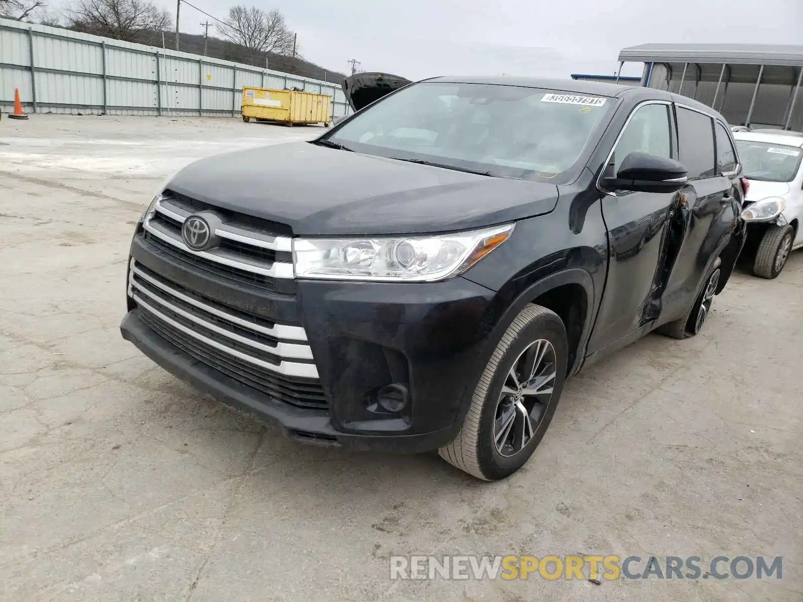 2 Photograph of a damaged car 5TDZZRFH5KS320770 TOYOTA HIGHLANDER 2019