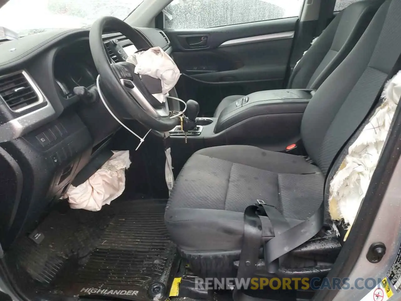 7 Photograph of a damaged car 5TDZZRFH5KS337732 TOYOTA HIGHLANDER 2019