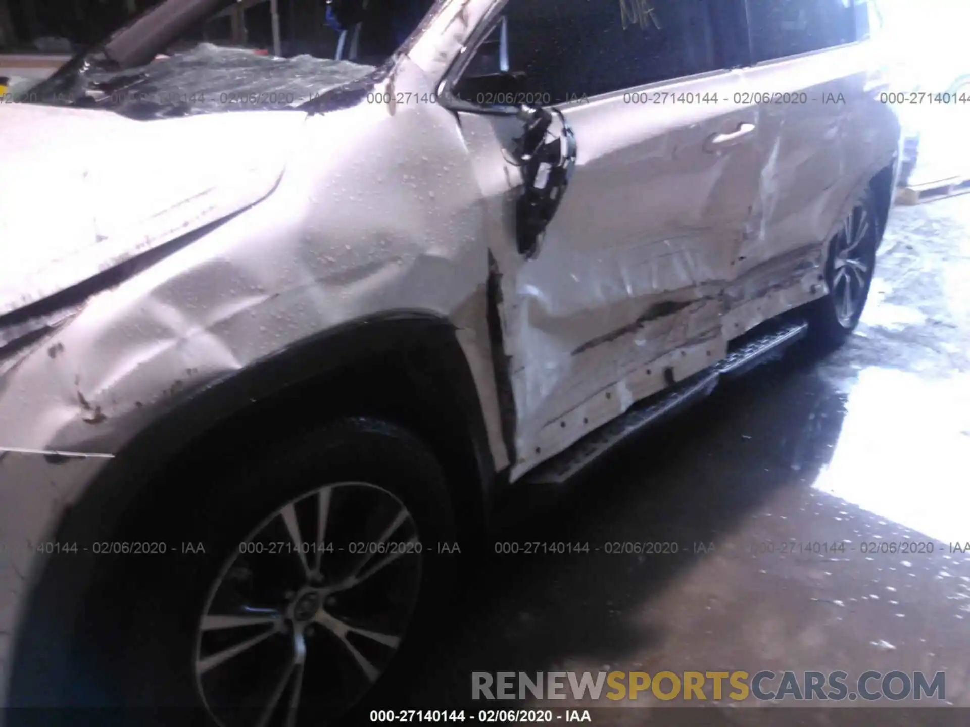 6 Photograph of a damaged car 5TDZZRFH5KS340596 TOYOTA HIGHLANDER 2019