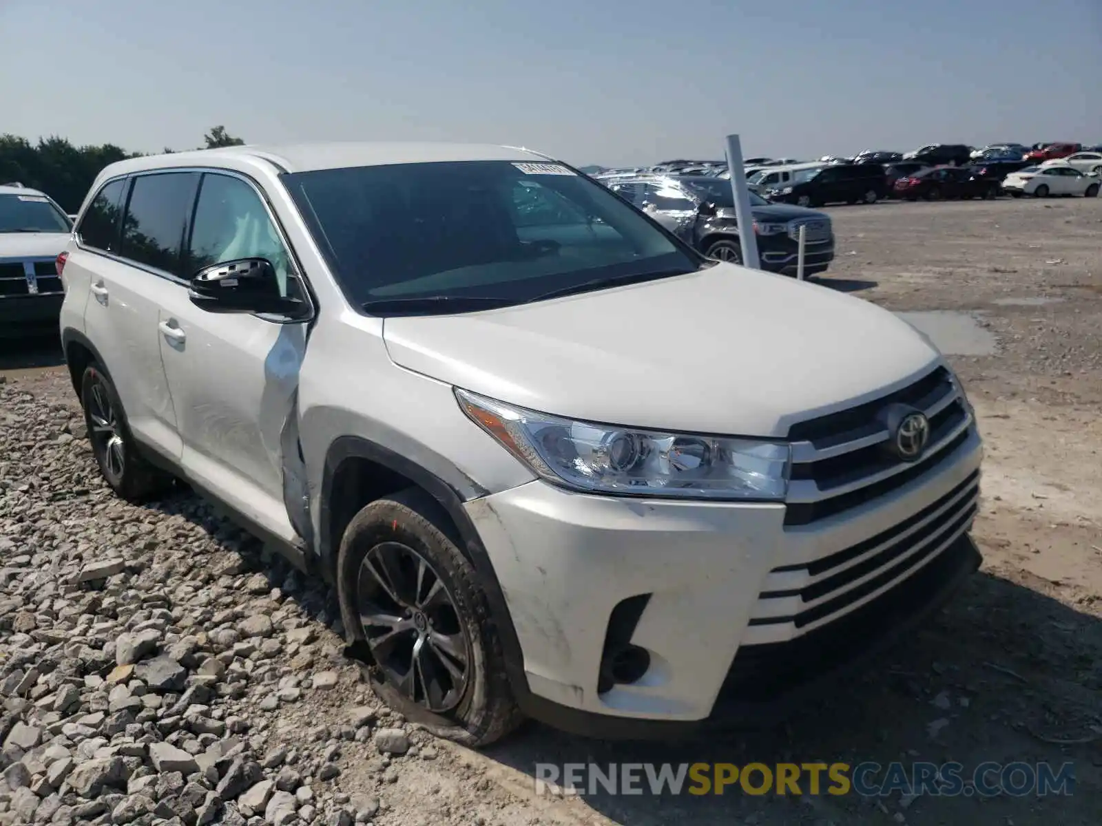 9 Photograph of a damaged car 5TDZZRFH5KS341747 TOYOTA HIGHLANDER 2019