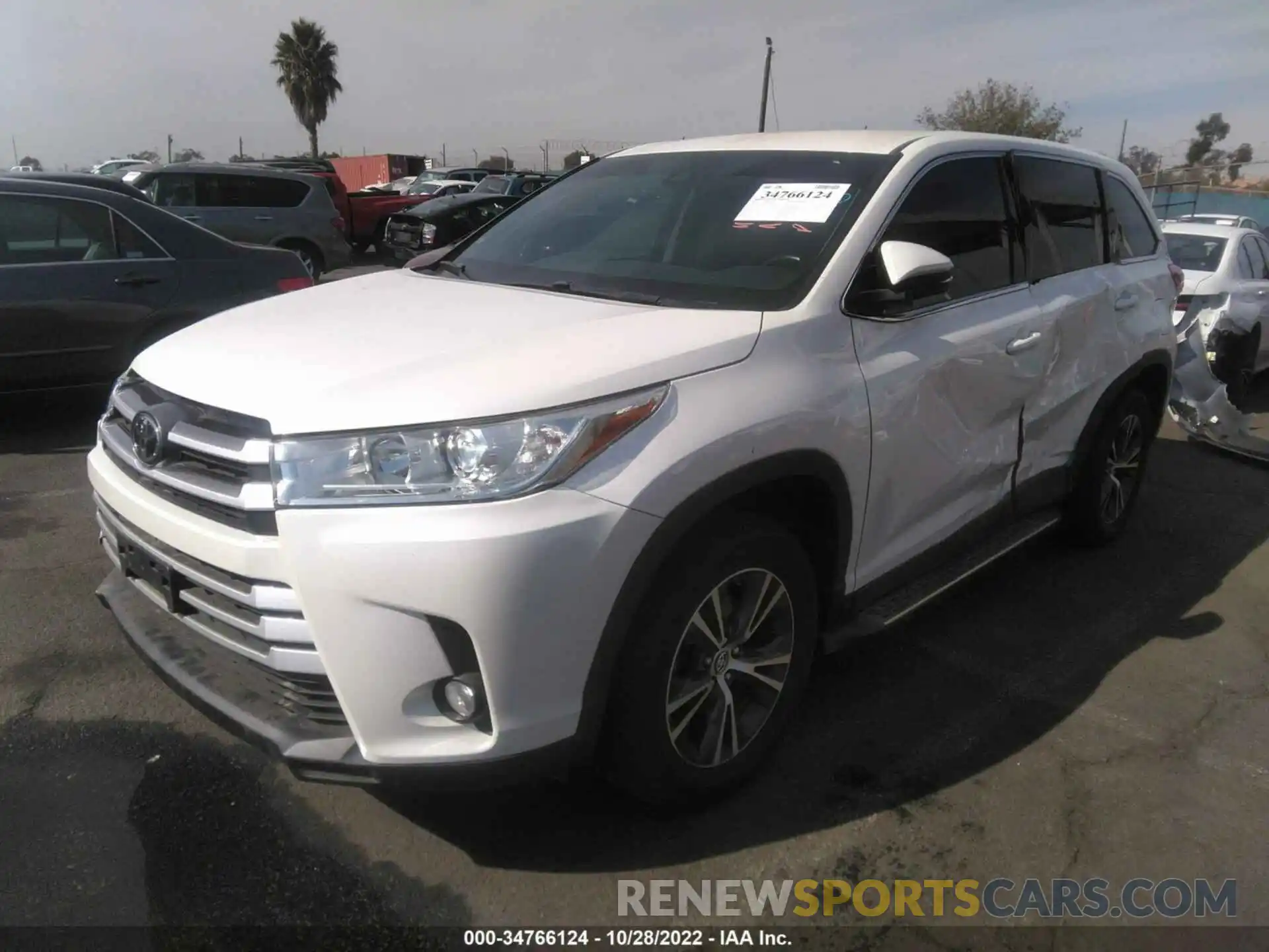 2 Photograph of a damaged car 5TDZZRFH5KS343675 TOYOTA HIGHLANDER 2019