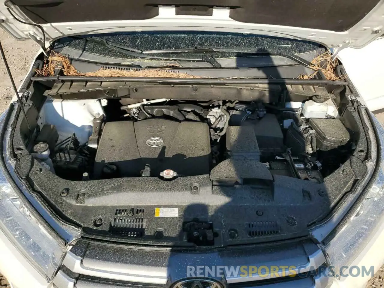 12 Photograph of a damaged car 5TDZZRFH5KS350240 TOYOTA HIGHLANDER 2019