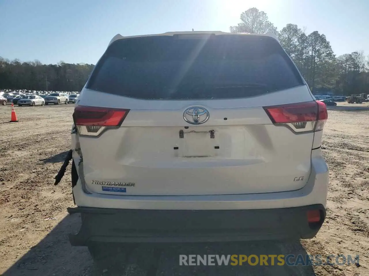 6 Photograph of a damaged car 5TDZZRFH5KS350240 TOYOTA HIGHLANDER 2019