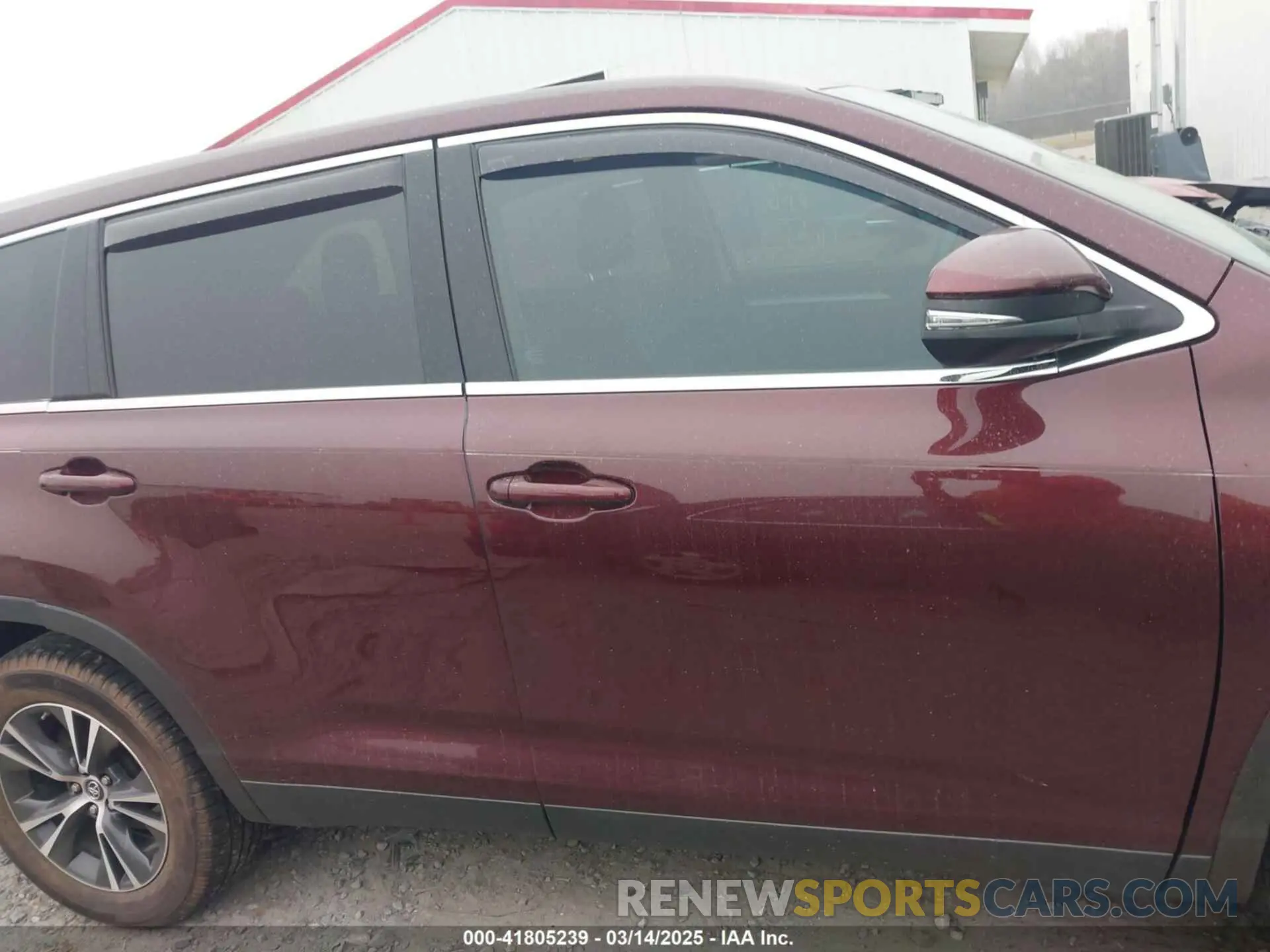 14 Photograph of a damaged car 5TDZZRFH5KS354031 TOYOTA HIGHLANDER 2019