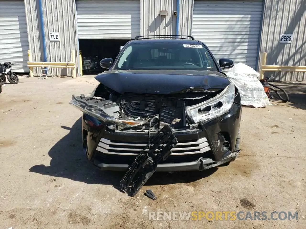5 Photograph of a damaged car 5TDZZRFH5KS360833 TOYOTA HIGHLANDER 2019