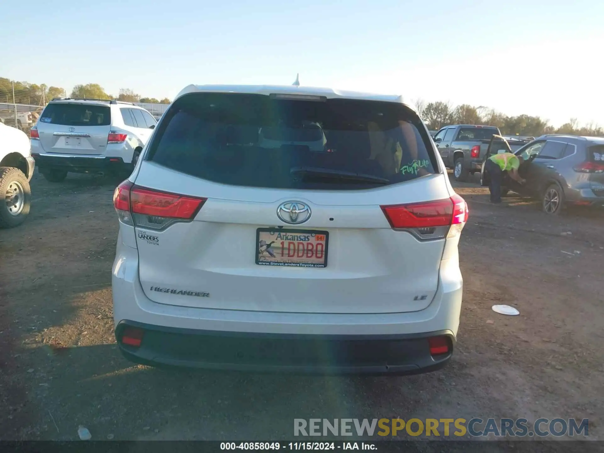 16 Photograph of a damaged car 5TDZZRFH5KS365353 TOYOTA HIGHLANDER 2019