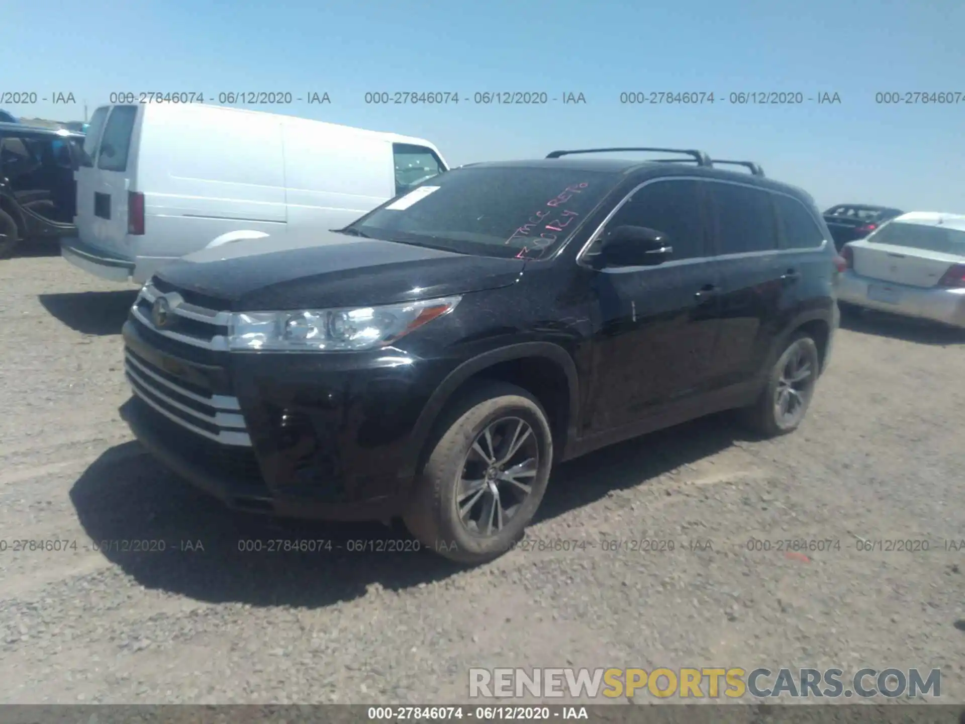 2 Photograph of a damaged car 5TDZZRFH6KS300124 TOYOTA HIGHLANDER 2019