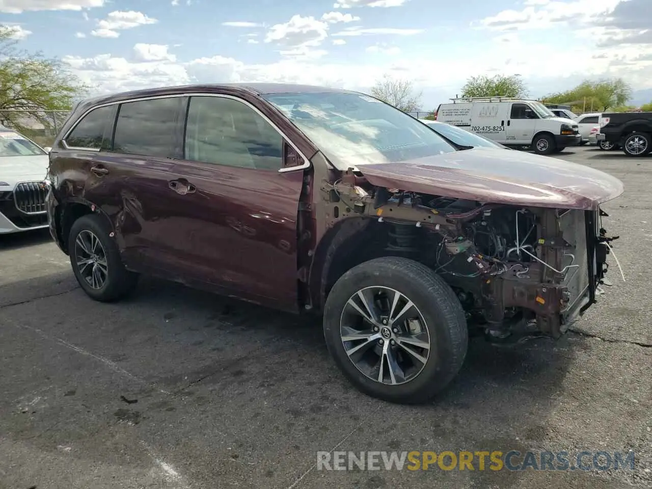 4 Photograph of a damaged car 5TDZZRFH6KS305436 TOYOTA HIGHLANDER 2019