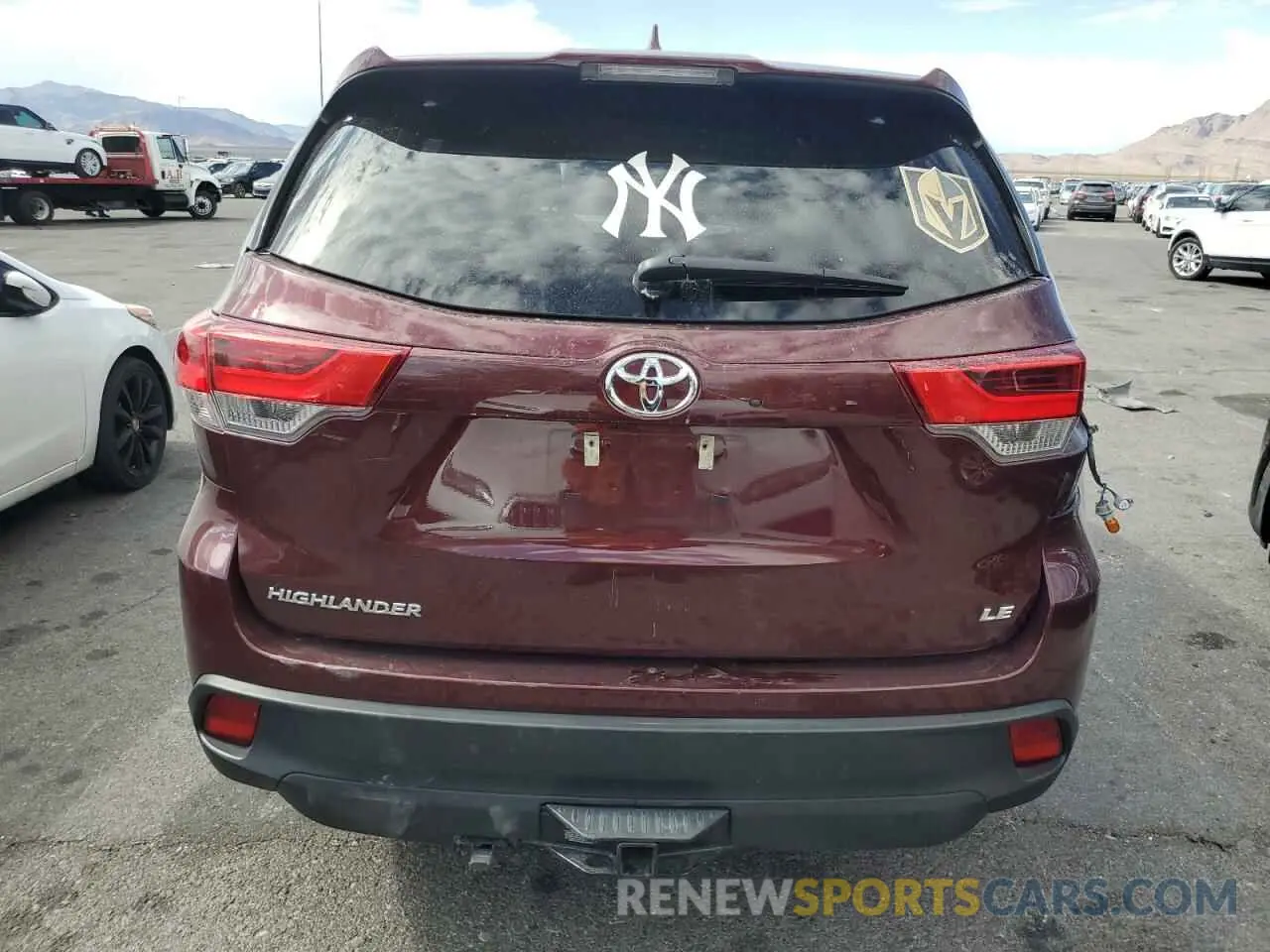 6 Photograph of a damaged car 5TDZZRFH6KS305436 TOYOTA HIGHLANDER 2019