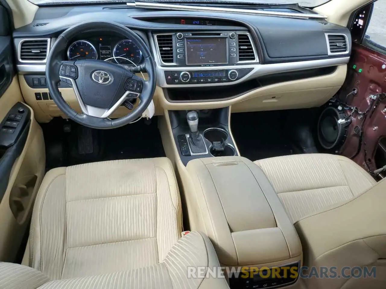 8 Photograph of a damaged car 5TDZZRFH6KS305436 TOYOTA HIGHLANDER 2019