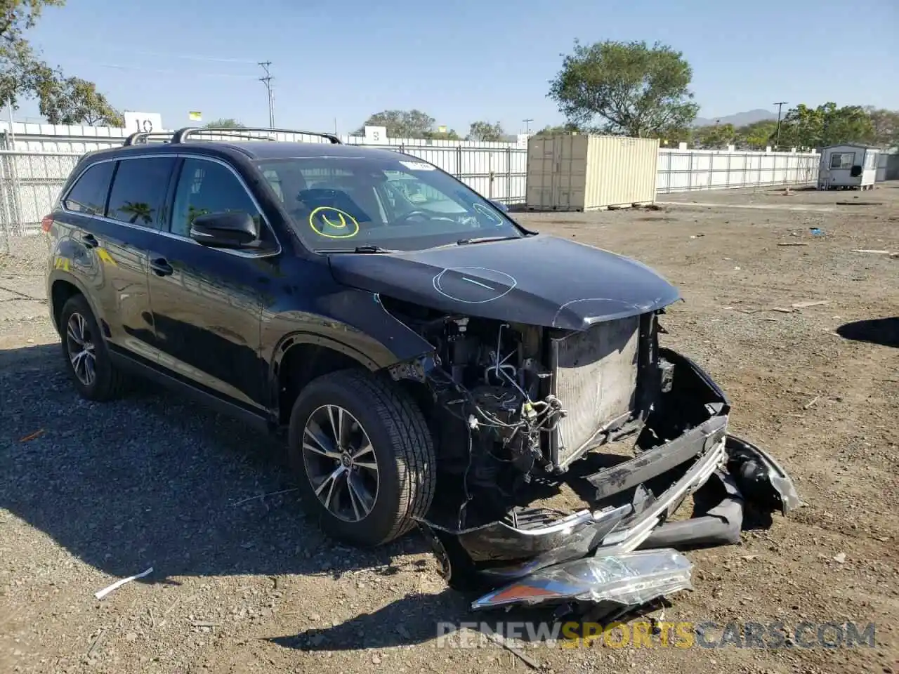 1 Photograph of a damaged car 5TDZZRFH6KS306084 TOYOTA HIGHLANDER 2019