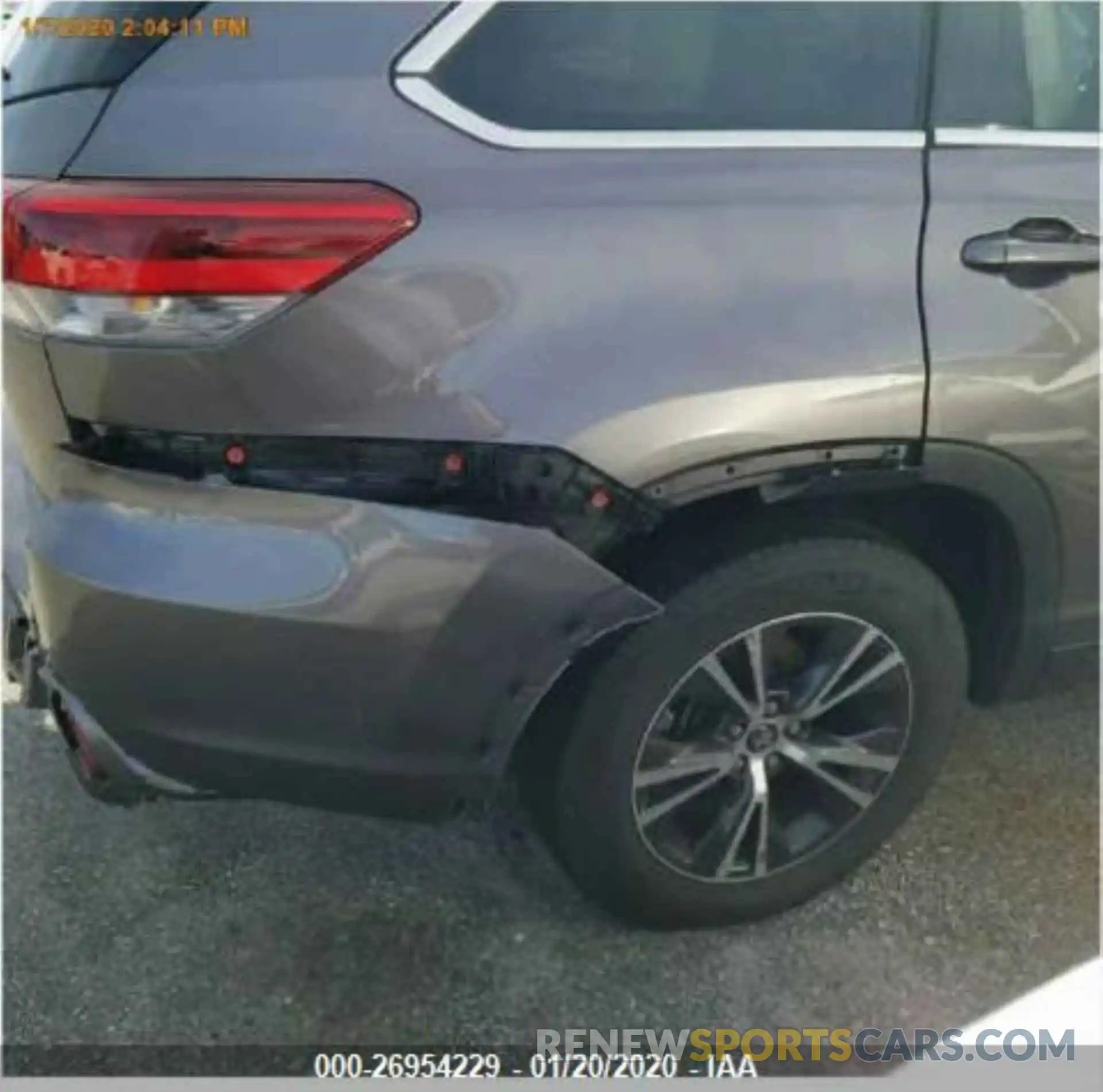 4 Photograph of a damaged car 5TDZZRFH6KS318817 TOYOTA HIGHLANDER 2019