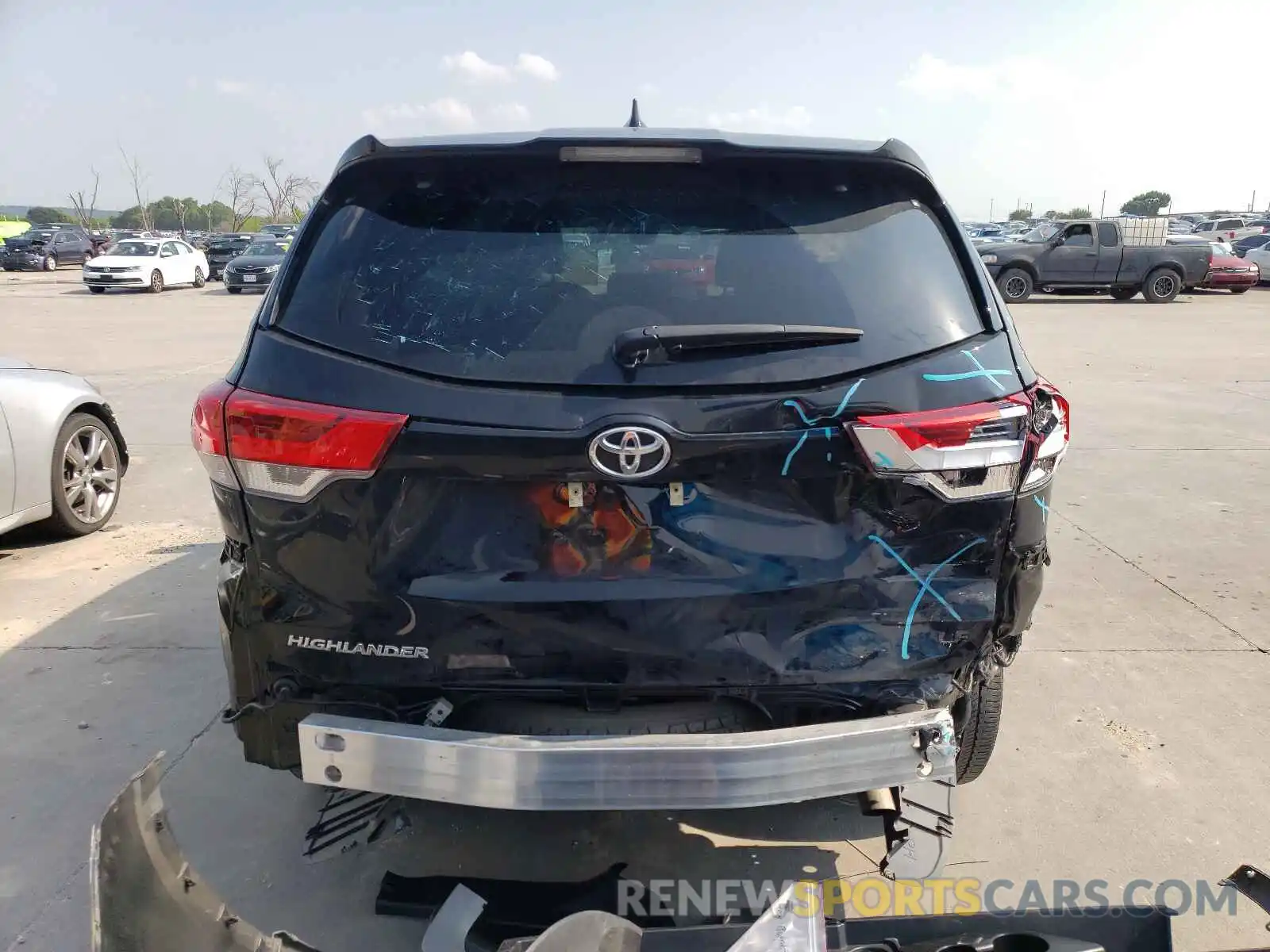 9 Photograph of a damaged car 5TDZZRFH6KS320633 TOYOTA HIGHLANDER 2019