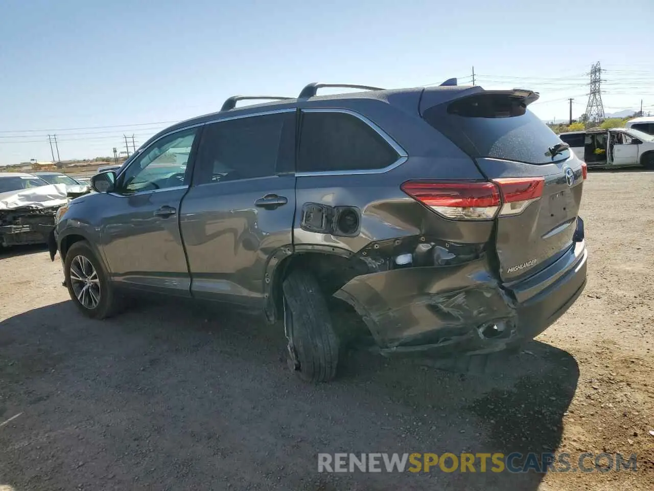 2 Photograph of a damaged car 5TDZZRFH6KS333737 TOYOTA HIGHLANDER 2019