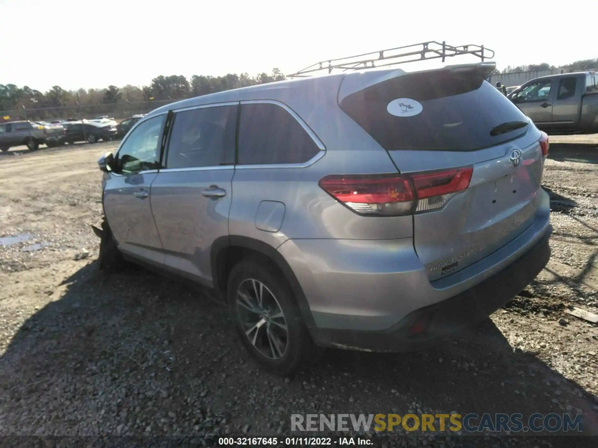 3 Photograph of a damaged car 5TDZZRFH6KS351929 TOYOTA HIGHLANDER 2019