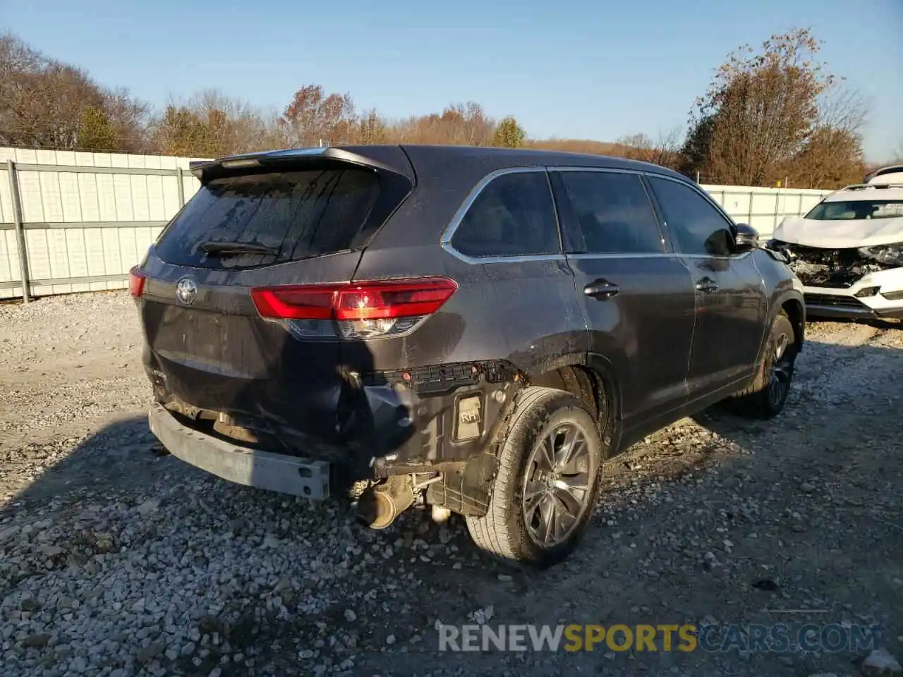 3 Photograph of a damaged car 5TDZZRFH6KS353633 TOYOTA HIGHLANDER 2019