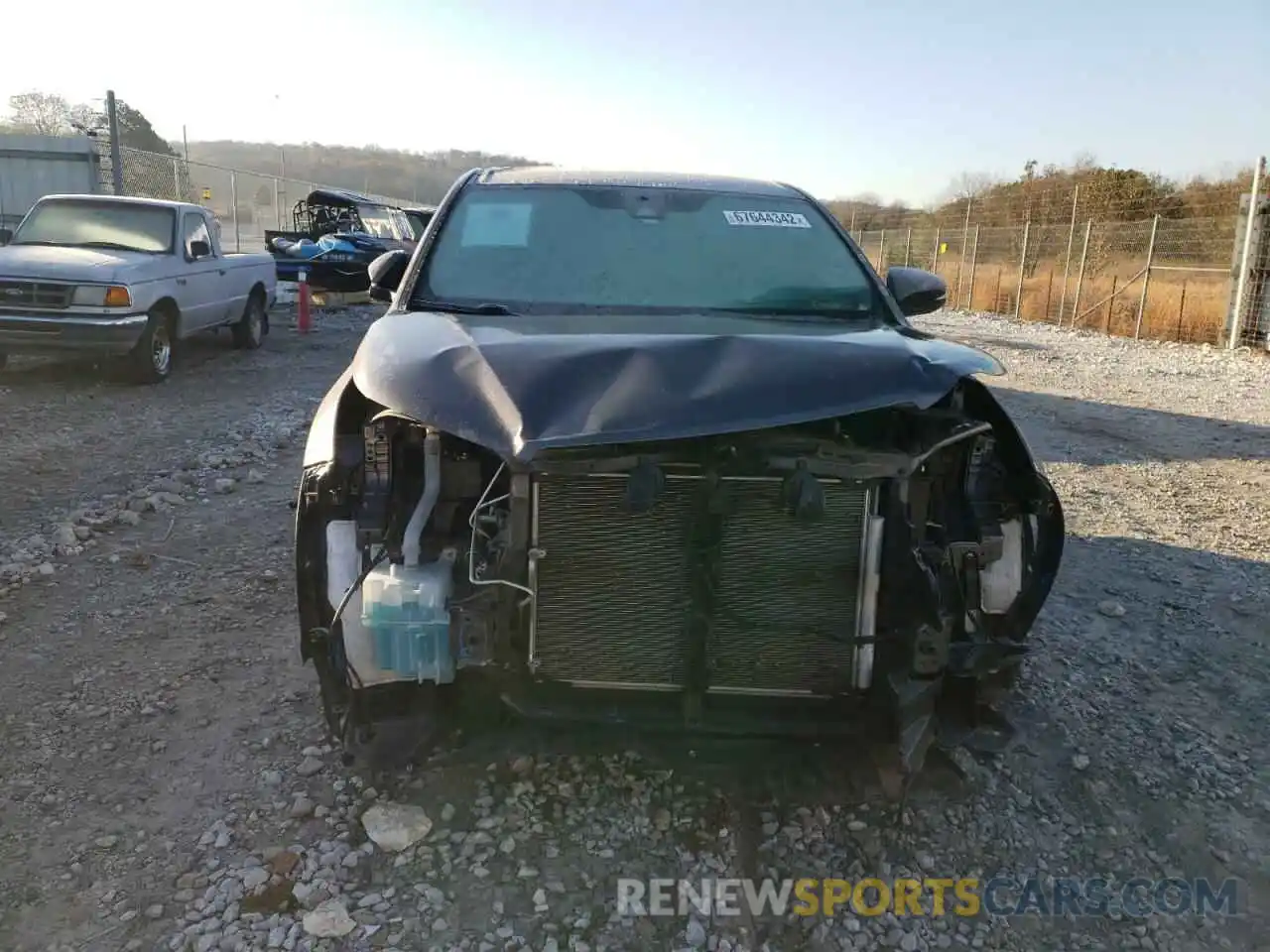 5 Photograph of a damaged car 5TDZZRFH6KS353633 TOYOTA HIGHLANDER 2019