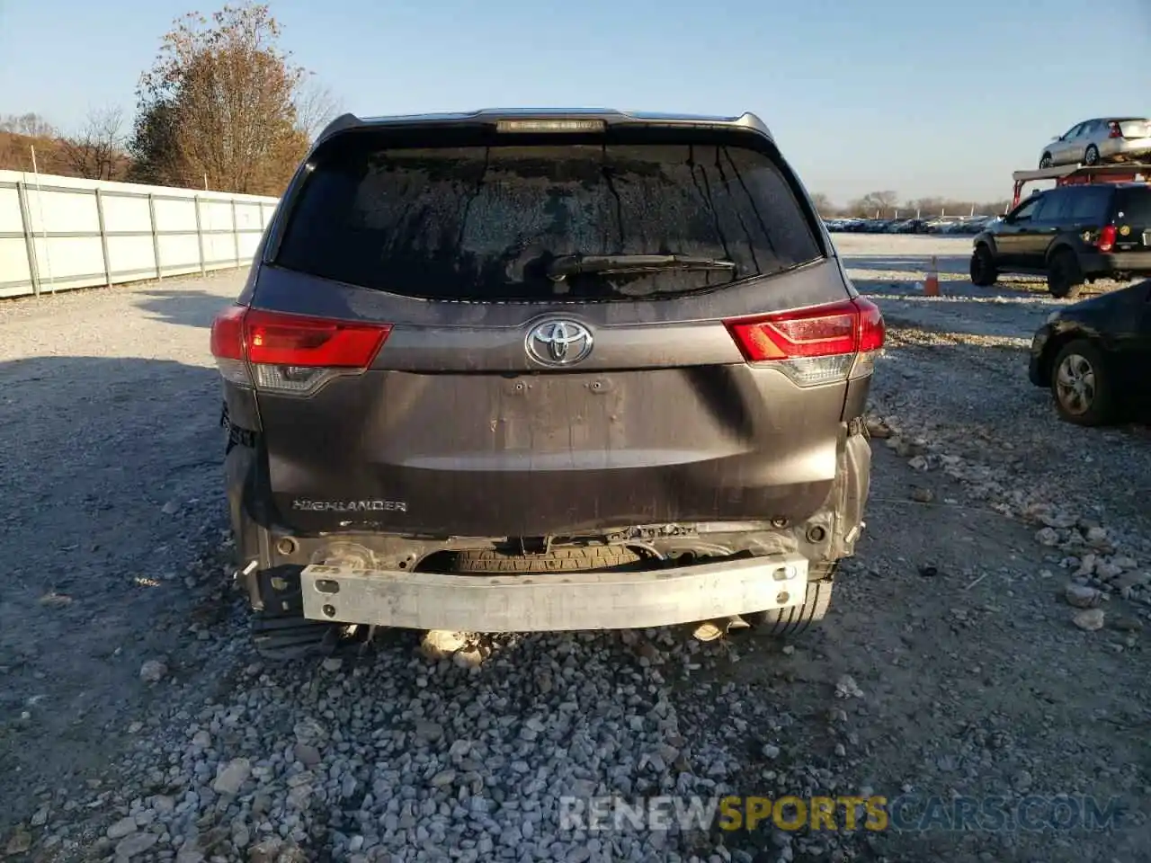 6 Photograph of a damaged car 5TDZZRFH6KS353633 TOYOTA HIGHLANDER 2019