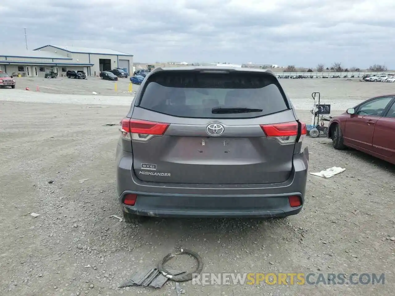 6 Photograph of a damaged car 5TDZZRFH7KS304831 TOYOTA HIGHLANDER 2019